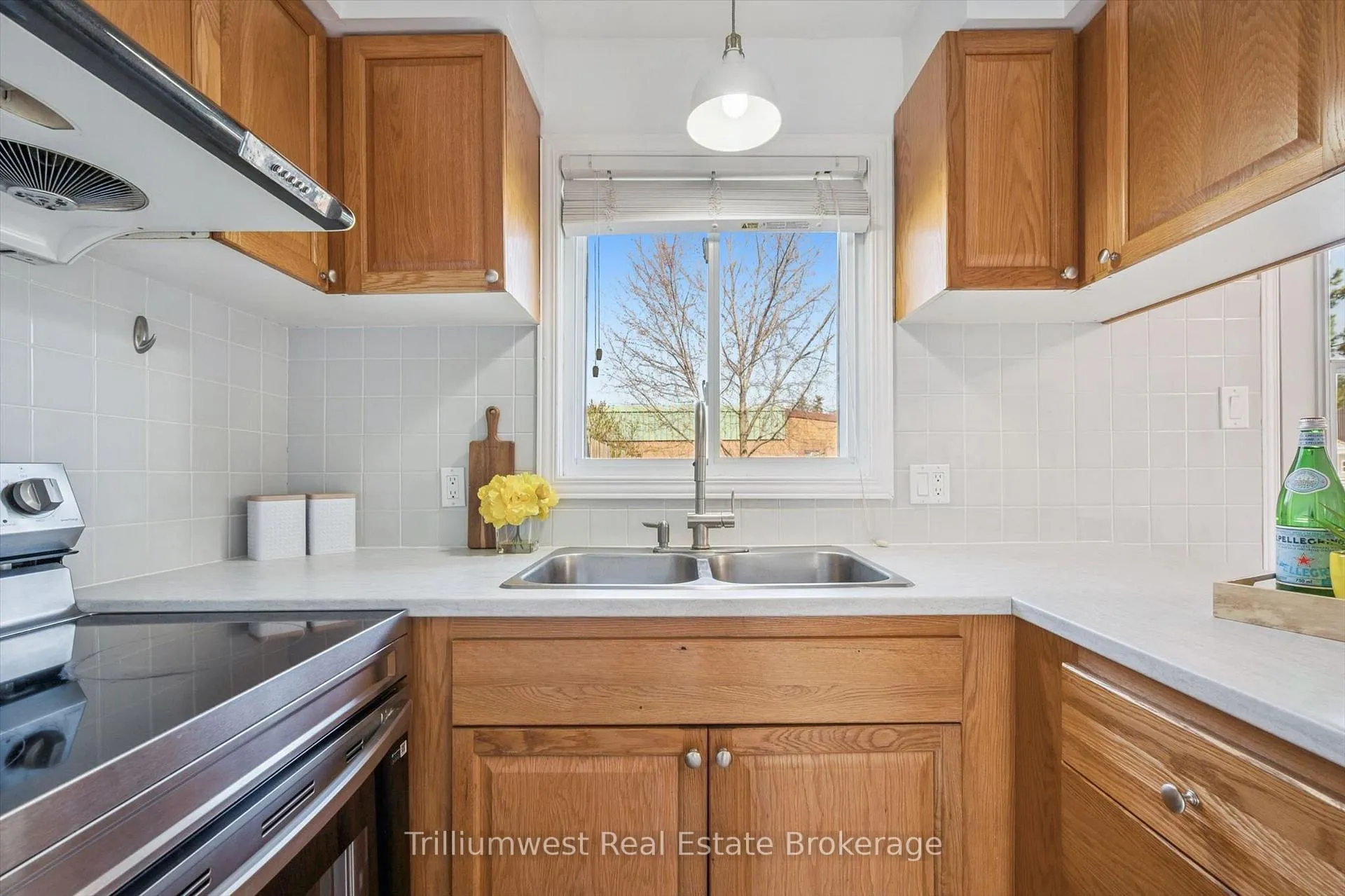 Photo 17 of 131 Sanderson Drive, Guelph, Willow West/Sugarbush/West Acres — HOMEH