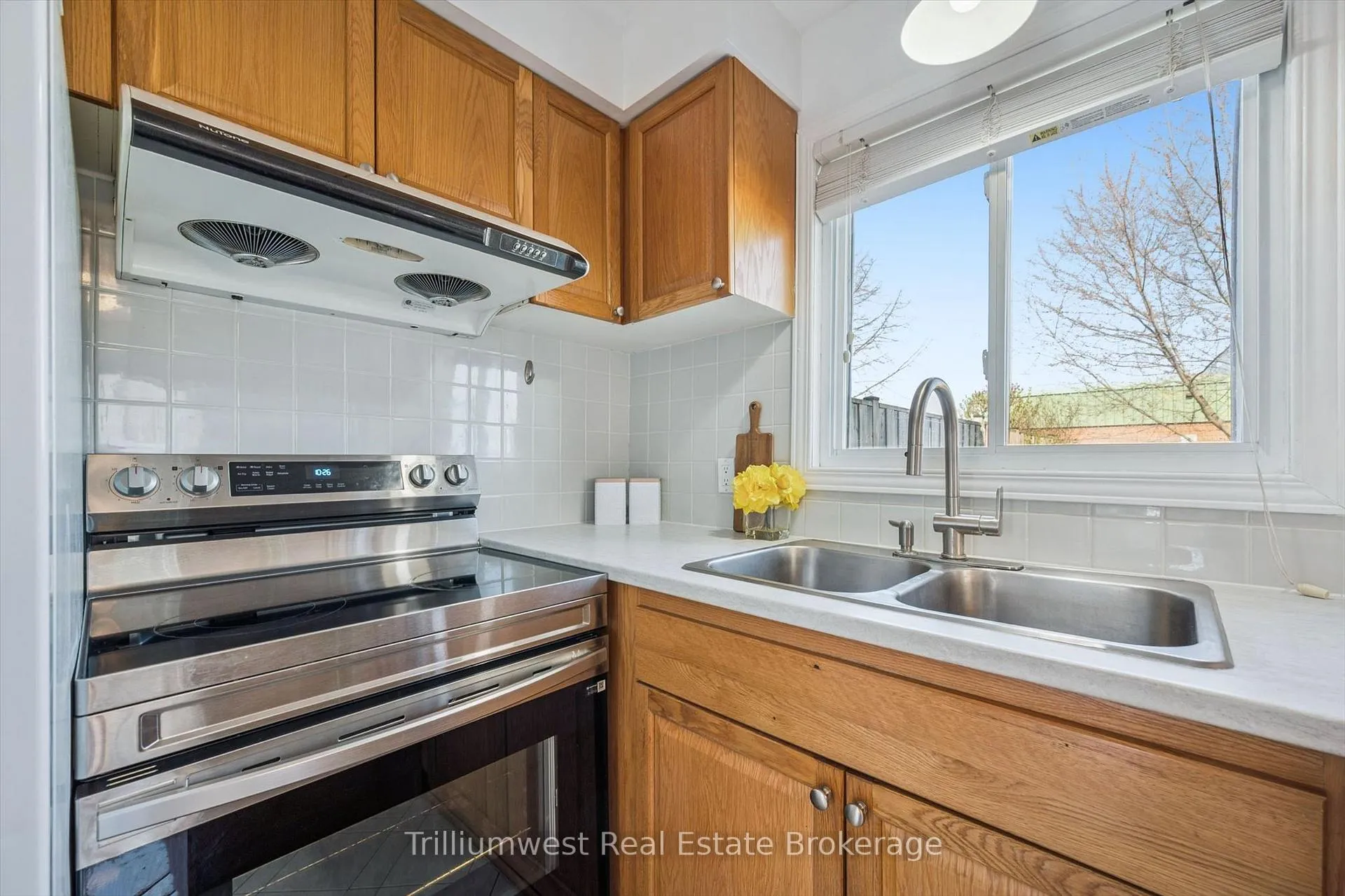 Photo 18 of 131 Sanderson Drive, Guelph, Willow West/Sugarbush/West Acres — HOMEH