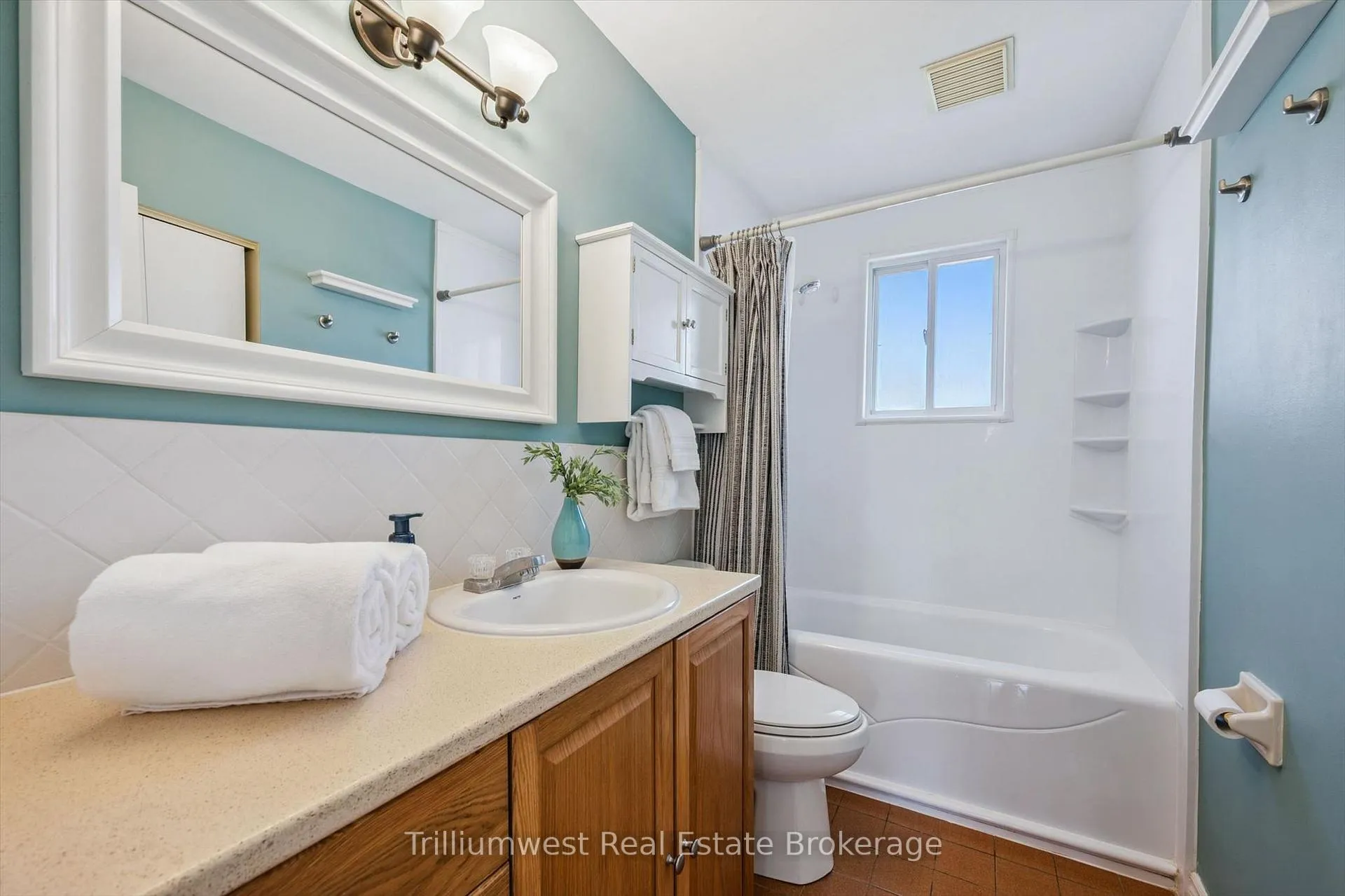 Photo 20 of 131 Sanderson Drive, Guelph, Willow West/Sugarbush/West Acres — HOMEH