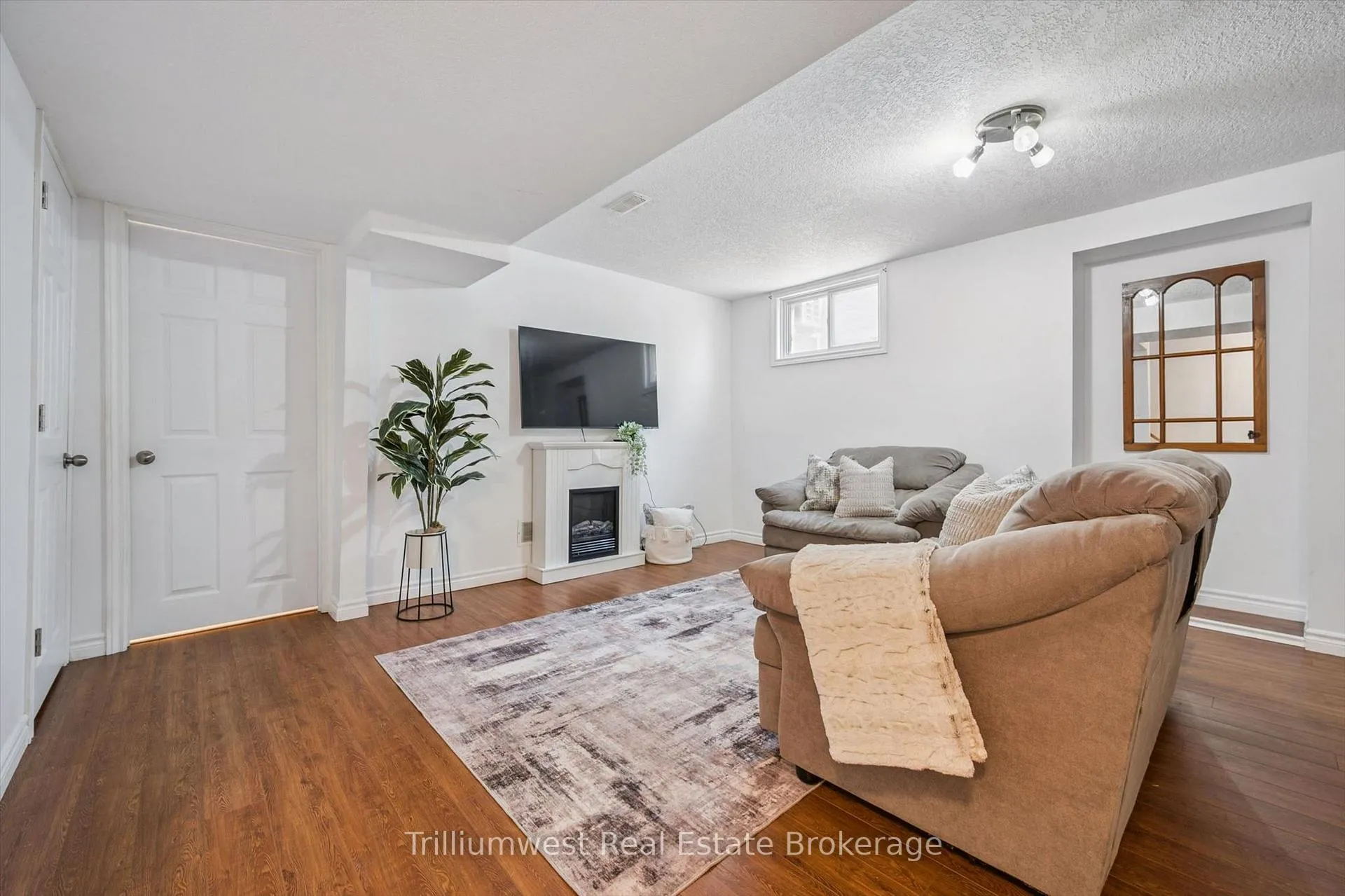 Photo 30 of 131 Sanderson Drive, Guelph, Willow West/Sugarbush/West Acres — HOMEH