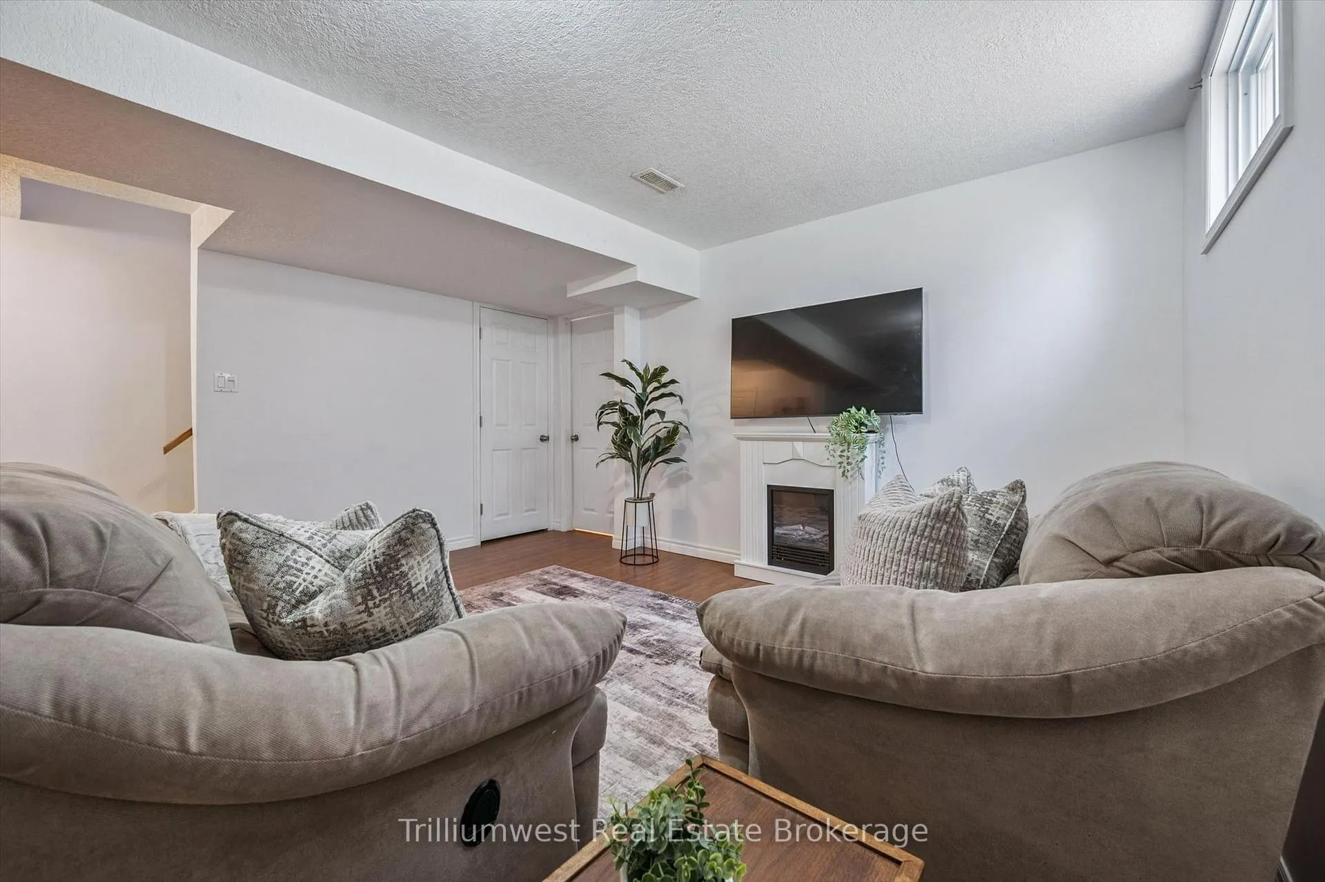 Photo 32 of 131 Sanderson Drive, Guelph, Willow West/Sugarbush/West Acres — HOMEH