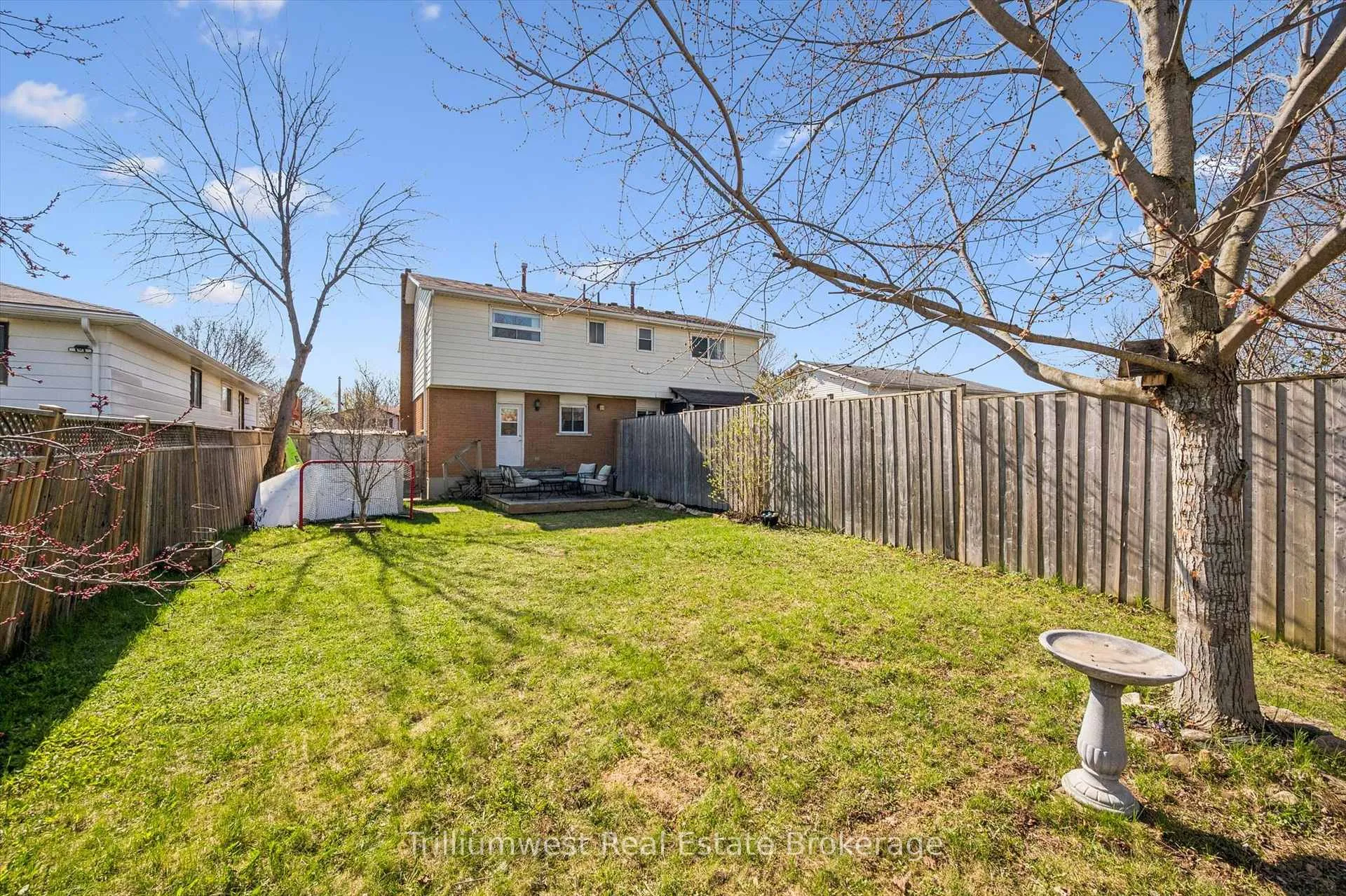 Photo 35 of 131 Sanderson Drive, Guelph, Willow West/Sugarbush/West Acres — HOMEH