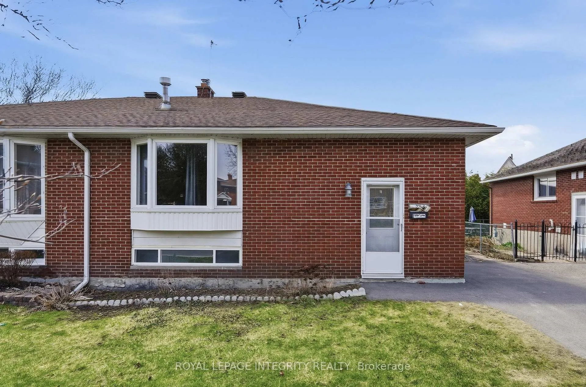 Photo 1 of 754 Cummings Avenue, Ottawa, Castle Heights/Rideau High — HOMEH