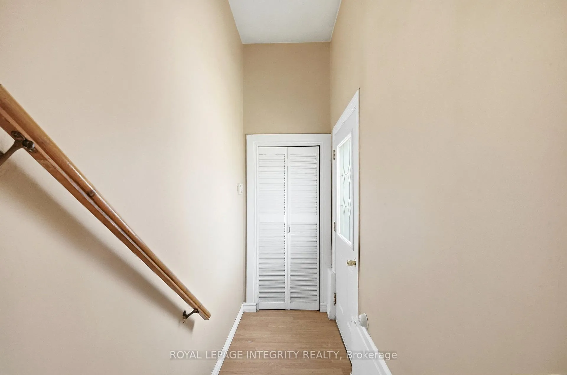 Photo 4 of 754 Cummings Avenue, Ottawa, Castle Heights/Rideau High — HOMEH