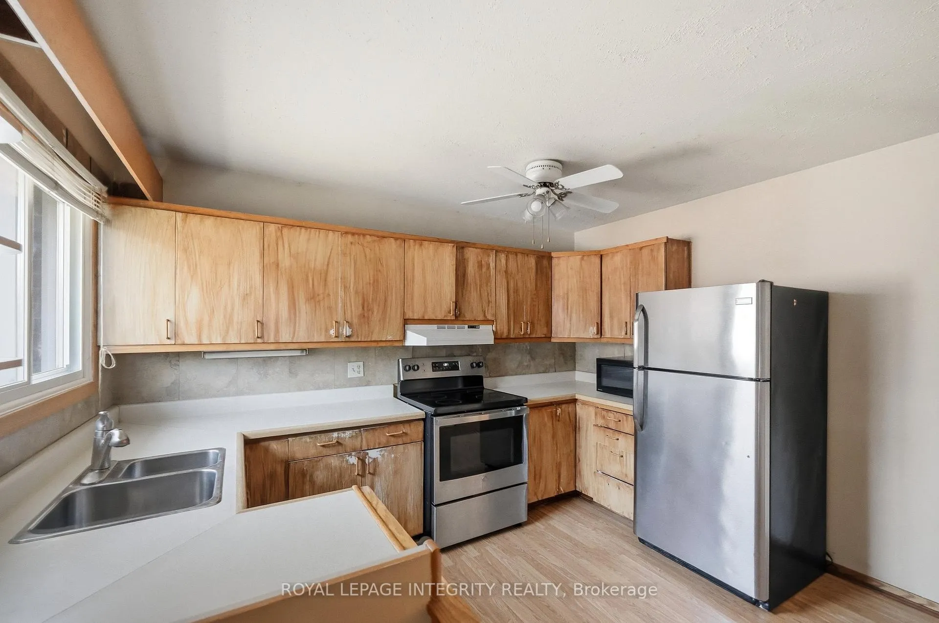 Photo 12 of 754 Cummings Avenue, Ottawa, Castle Heights/Rideau High — HOMEH