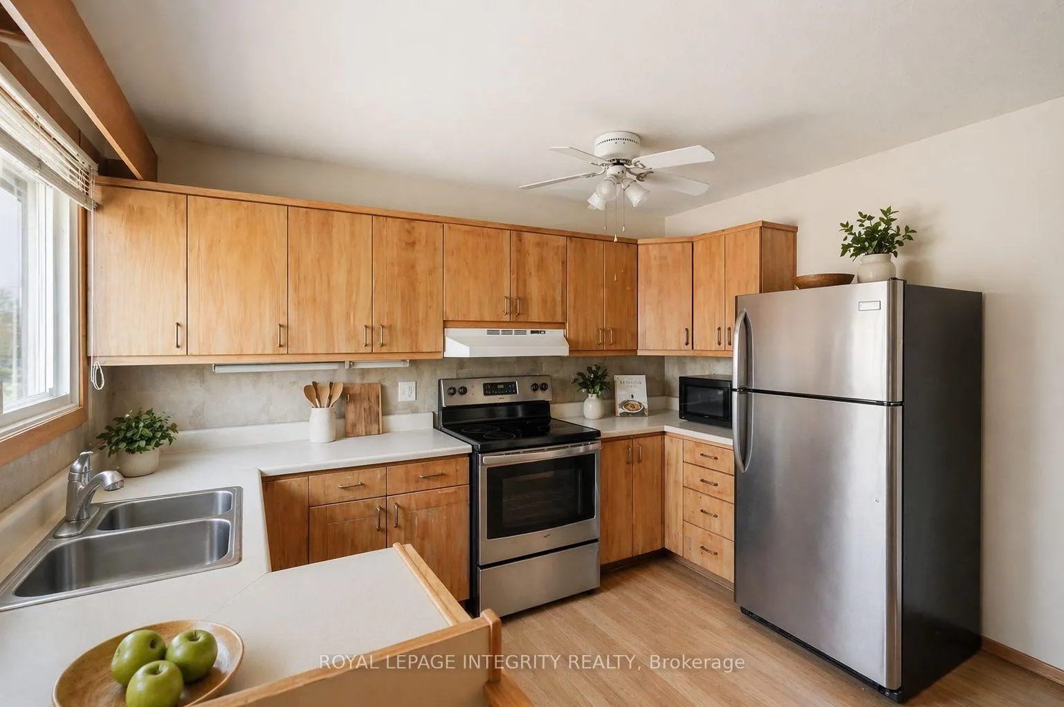 Photo 13 of 754 Cummings Avenue, Ottawa, Castle Heights/Rideau High — HOMEH