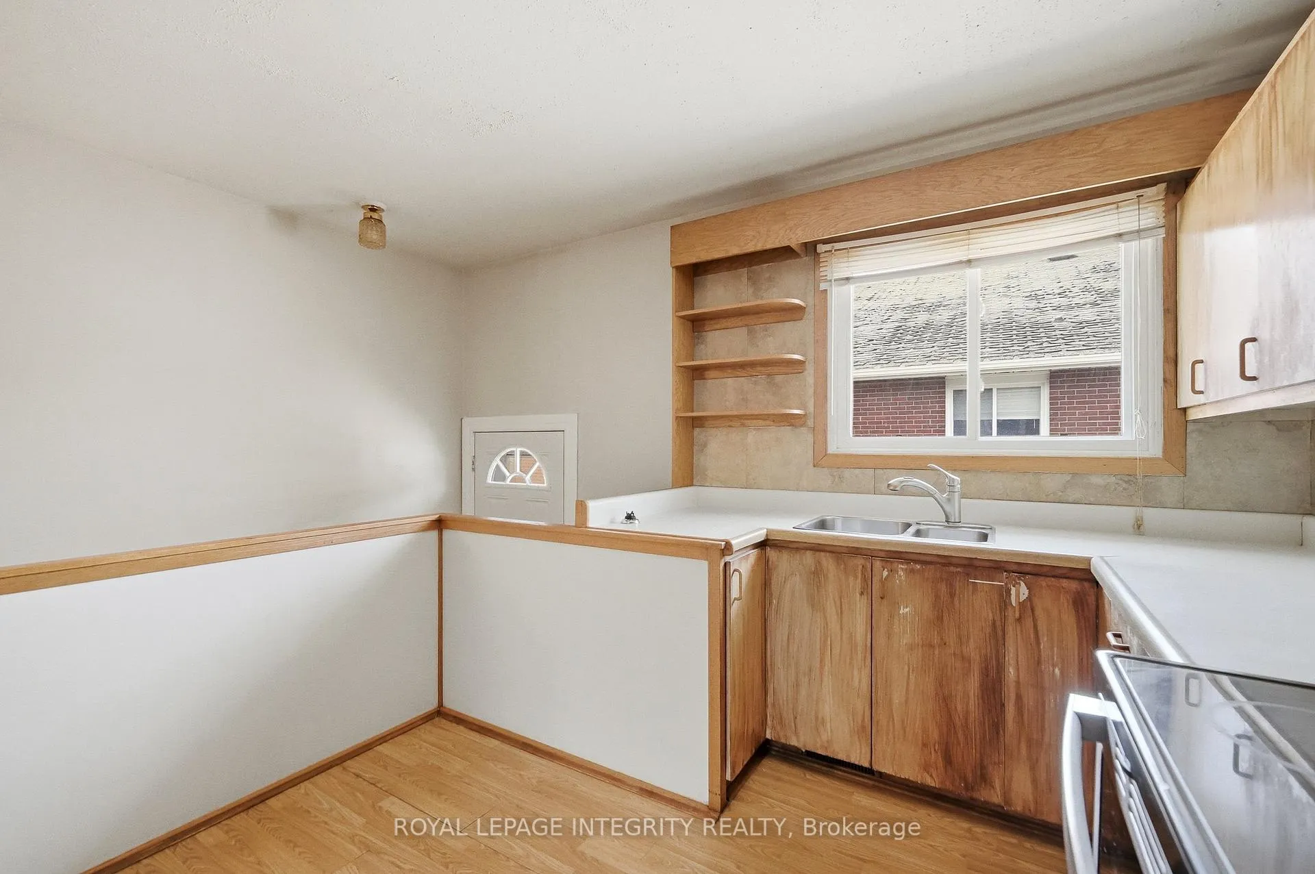 Photo 16 of 754 Cummings Avenue, Ottawa, Castle Heights/Rideau High — HOMEH