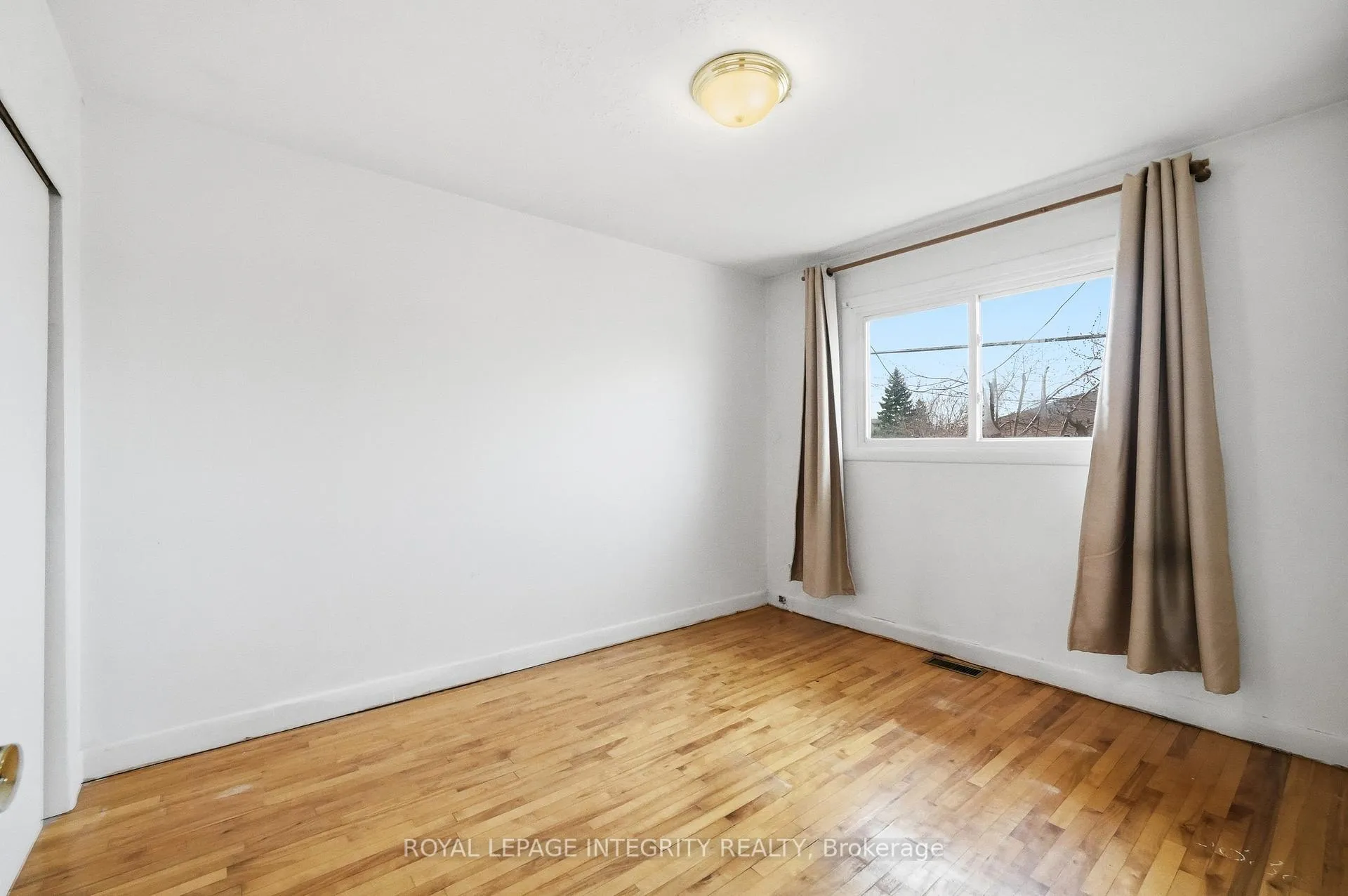 Photo 17 of 754 Cummings Avenue, Ottawa, Castle Heights/Rideau High — HOMEH