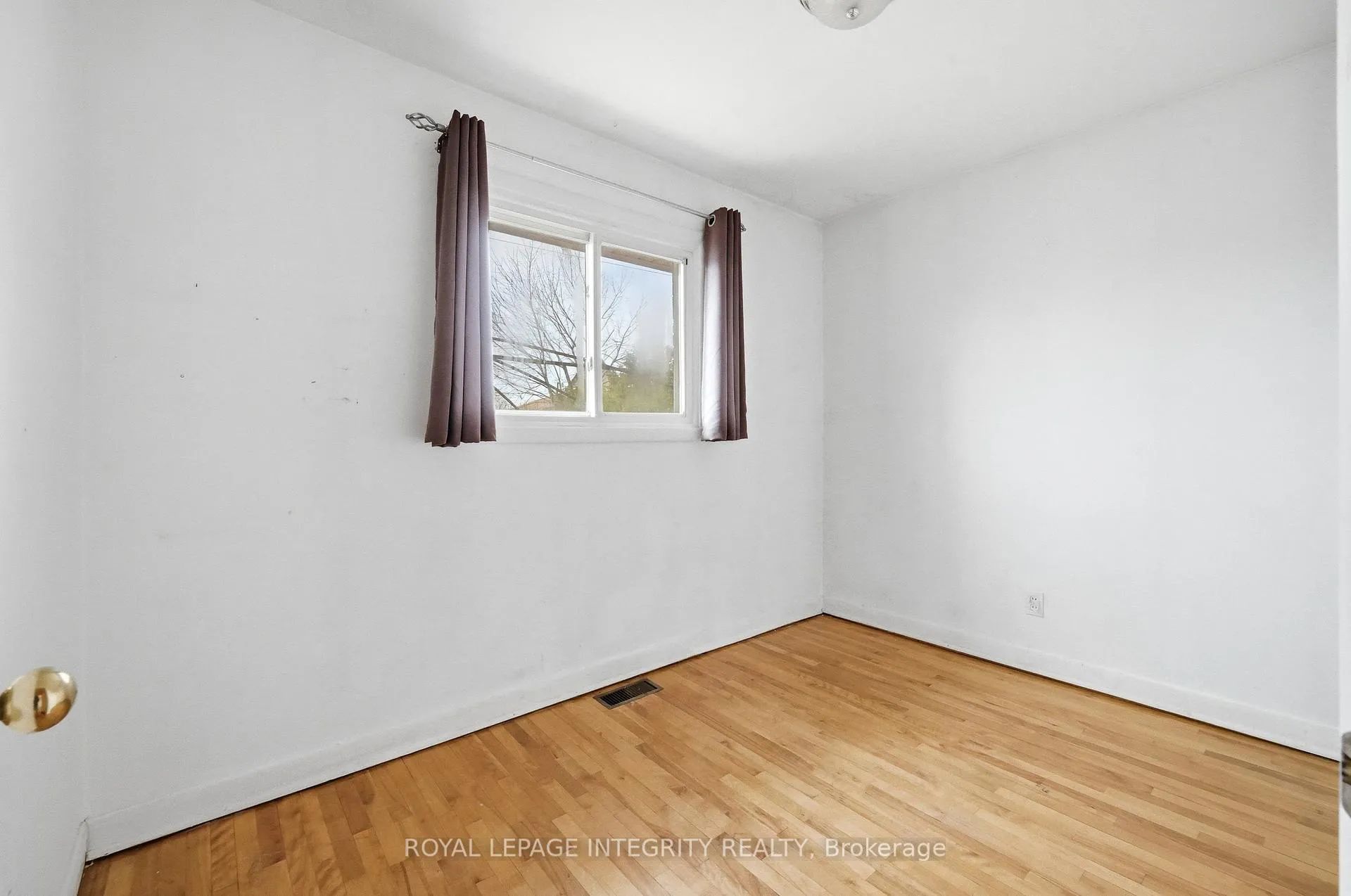 Photo 21 of 754 Cummings Avenue, Ottawa, Castle Heights/Rideau High — HOMEH