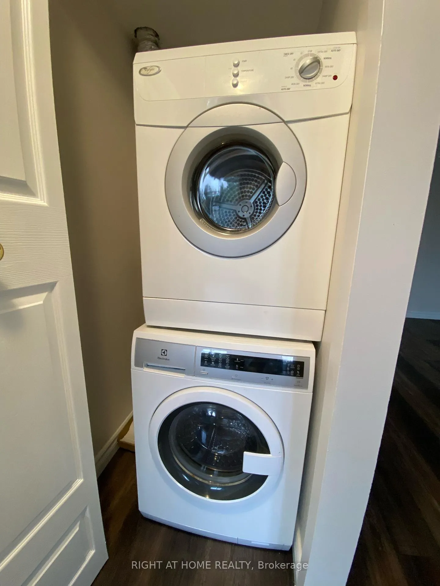 Photo 5 of Unit 215, 2100 John Street, Markham, German Mills — HOMEH