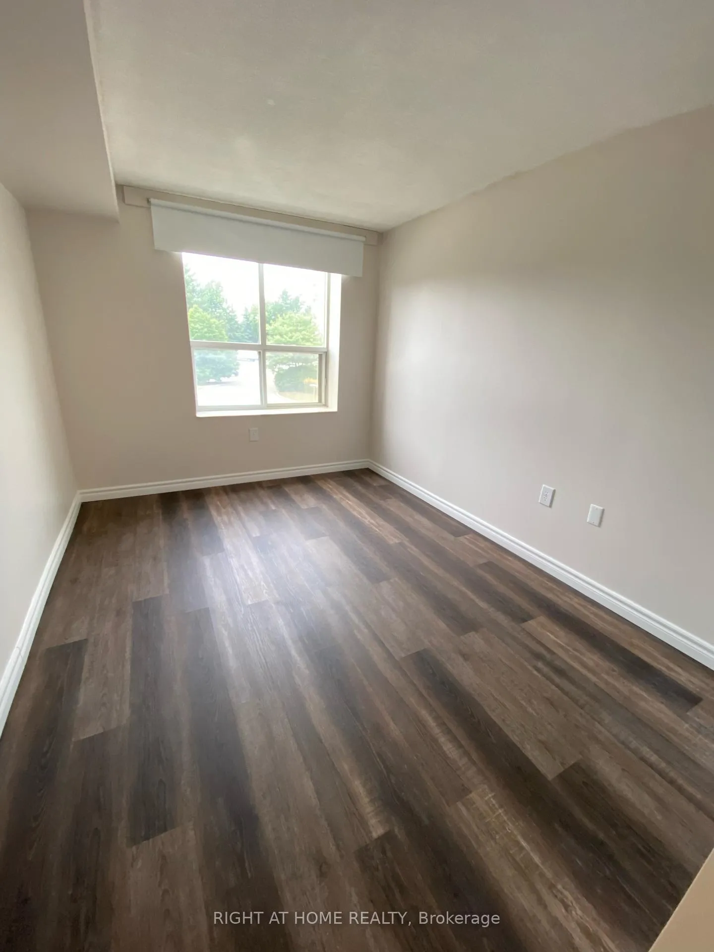 Photo 7 of Unit 215, 2100 John Street, Markham, German Mills — HOMEH