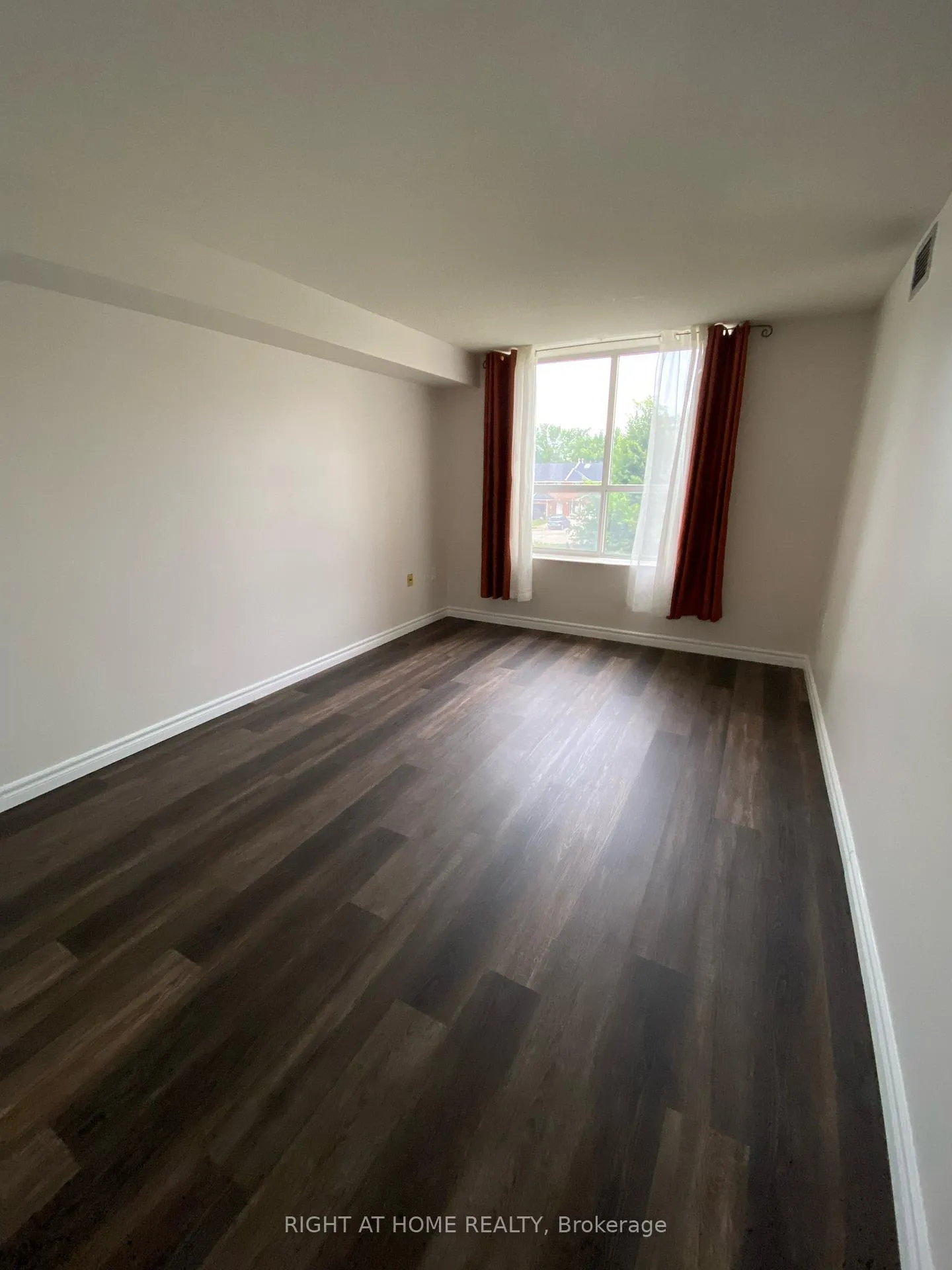 Photo 9 of Unit 215, 2100 John Street, Markham, German Mills — HOMEH
