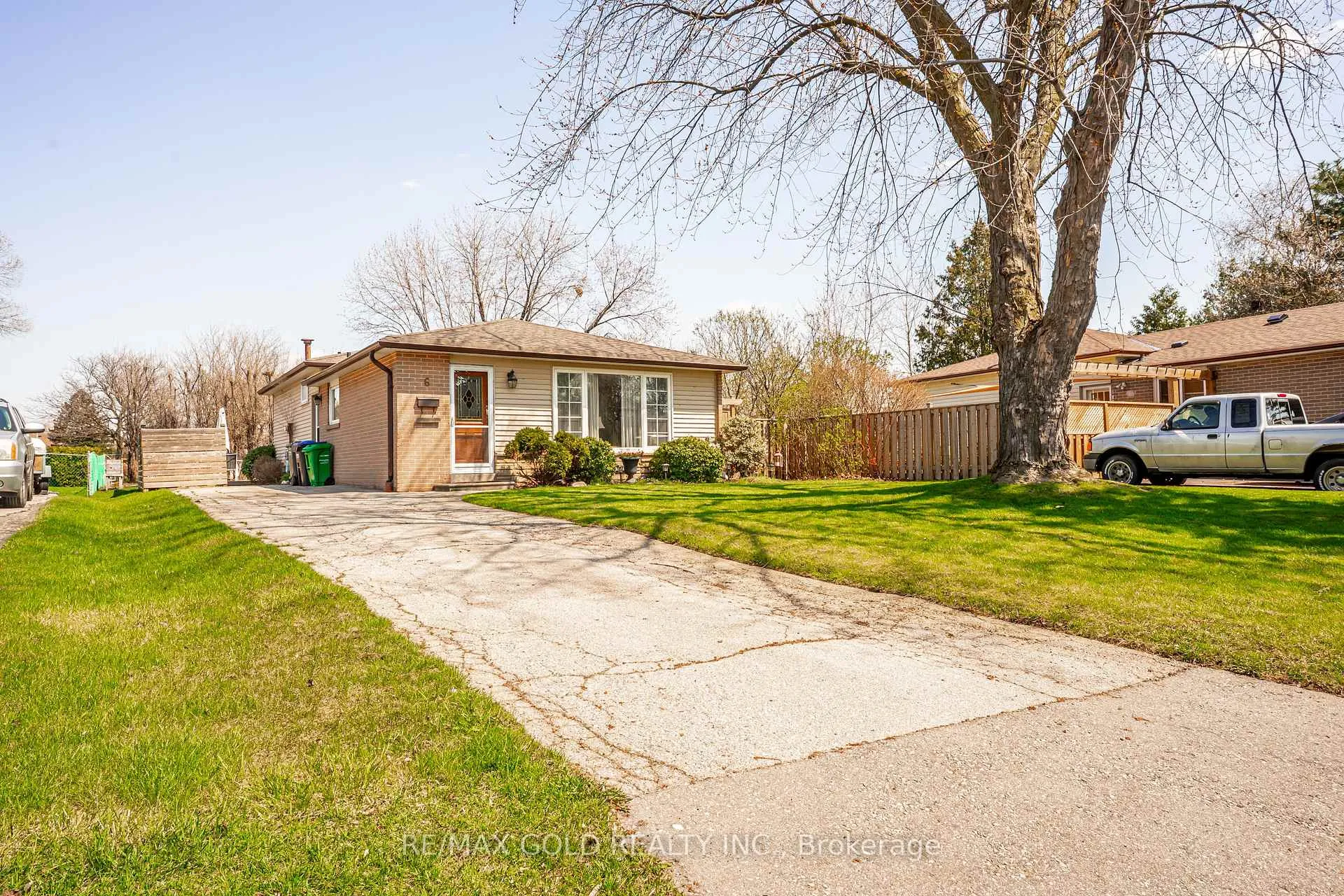 Photo 1 of 6 Eldon Court, Brampton, Southgate — HOMEH