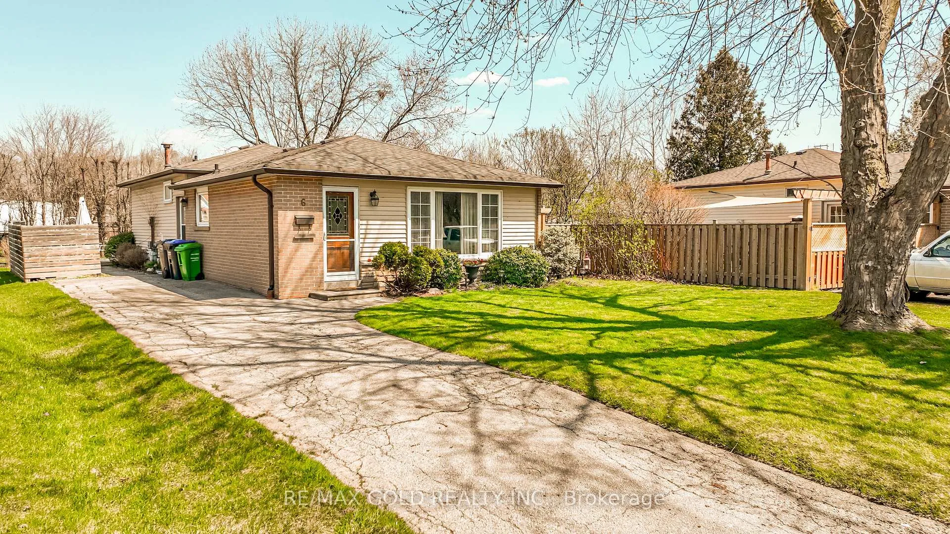 Photo 4 of 6 Eldon Court, Brampton, Southgate — HOMEH