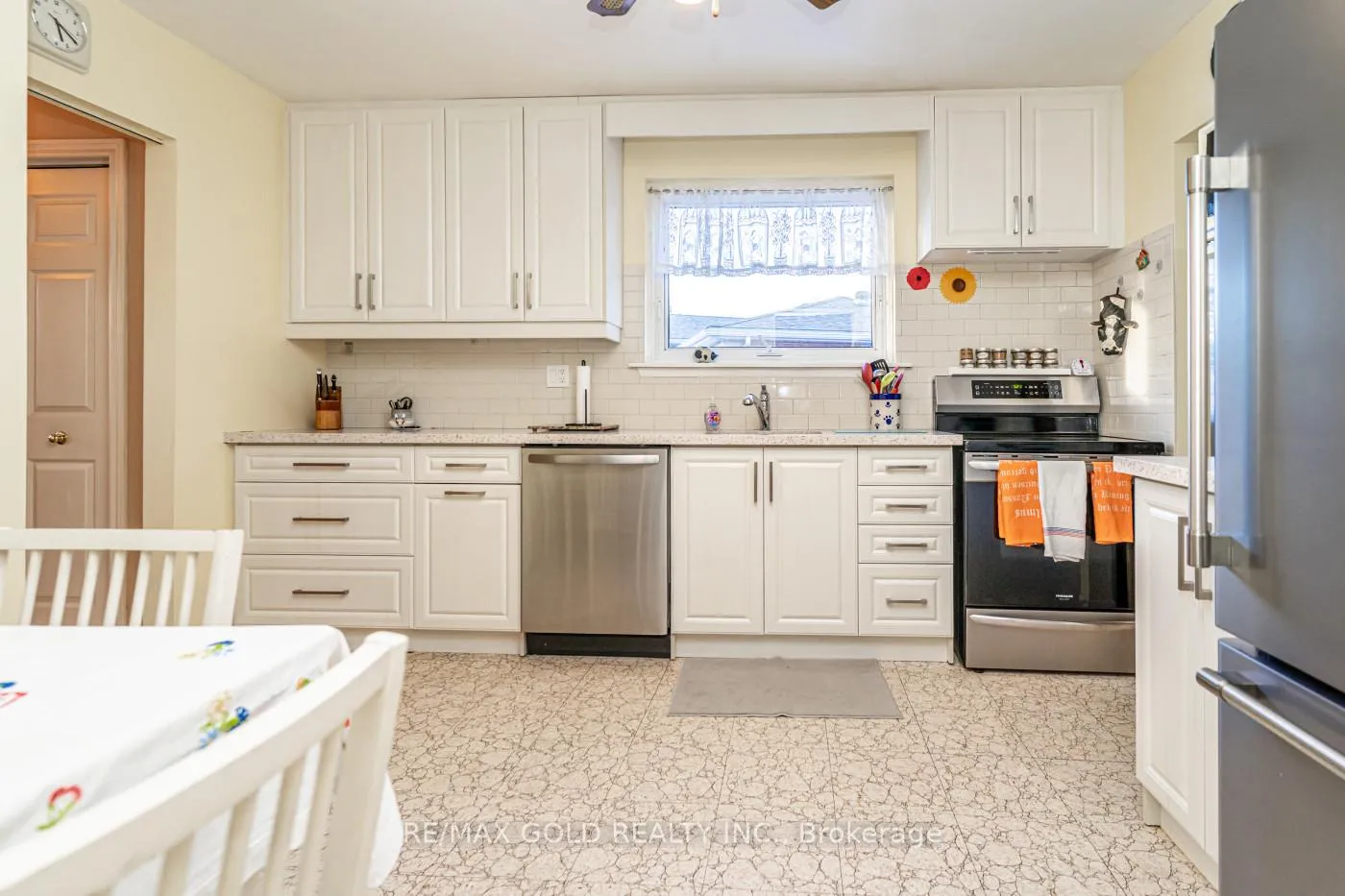 Photo 14 of 6 Eldon Court, Brampton, Southgate — HOMEH