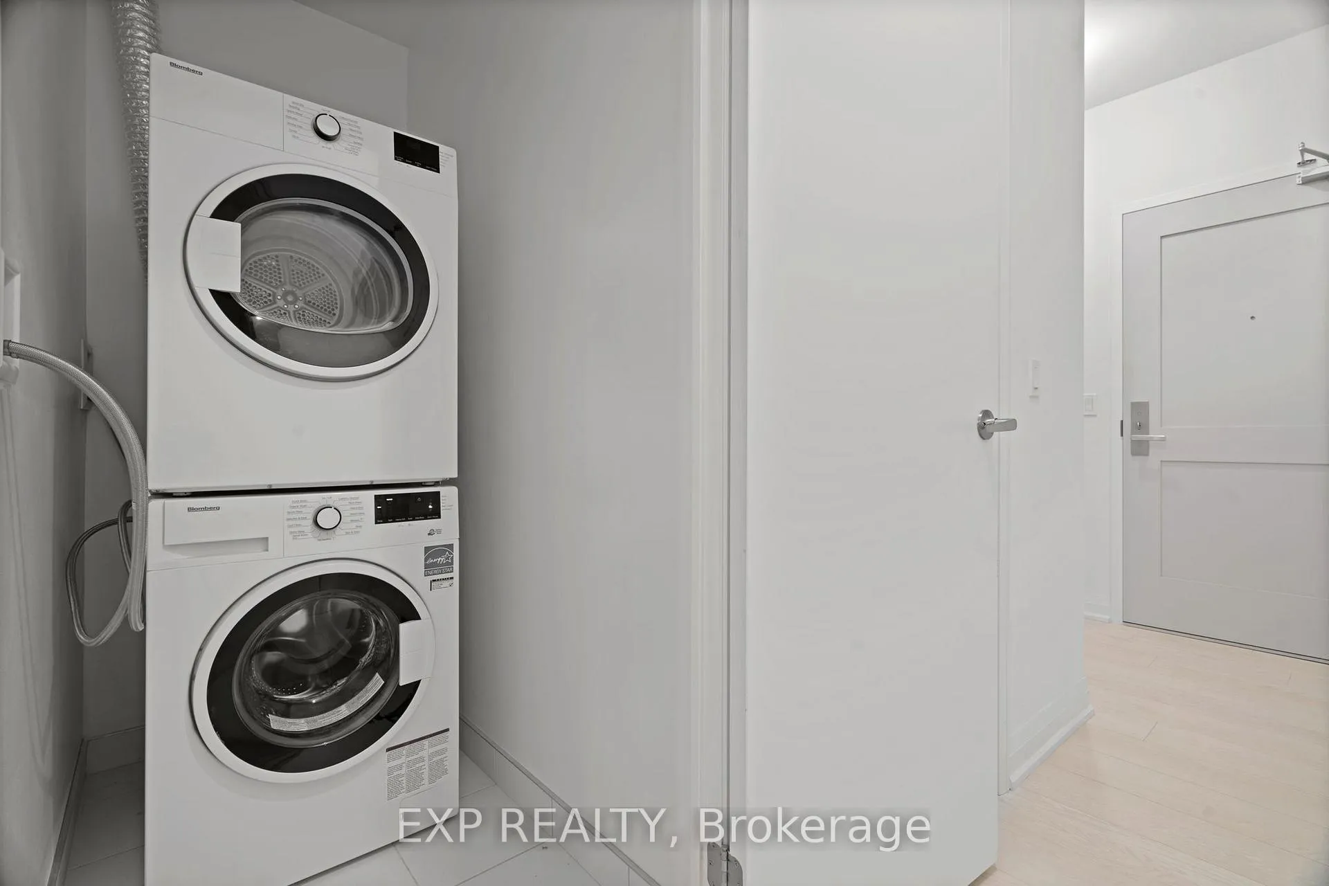 Photo 4 of Unit 210, 26 Gibbs Road, Etobicoke, Islington-City Centre West — HOMEH