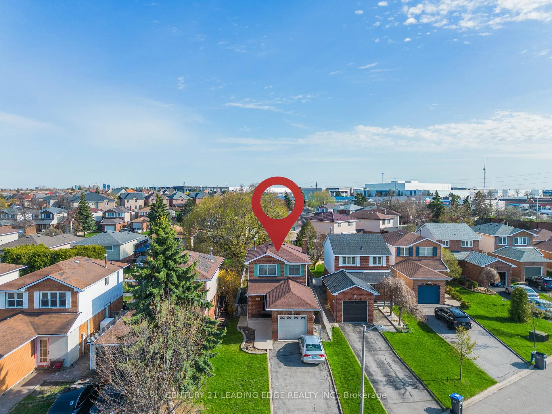 Photo 5 of 18 Luminous Court, Brampton, Heart Lake West — HOMEH