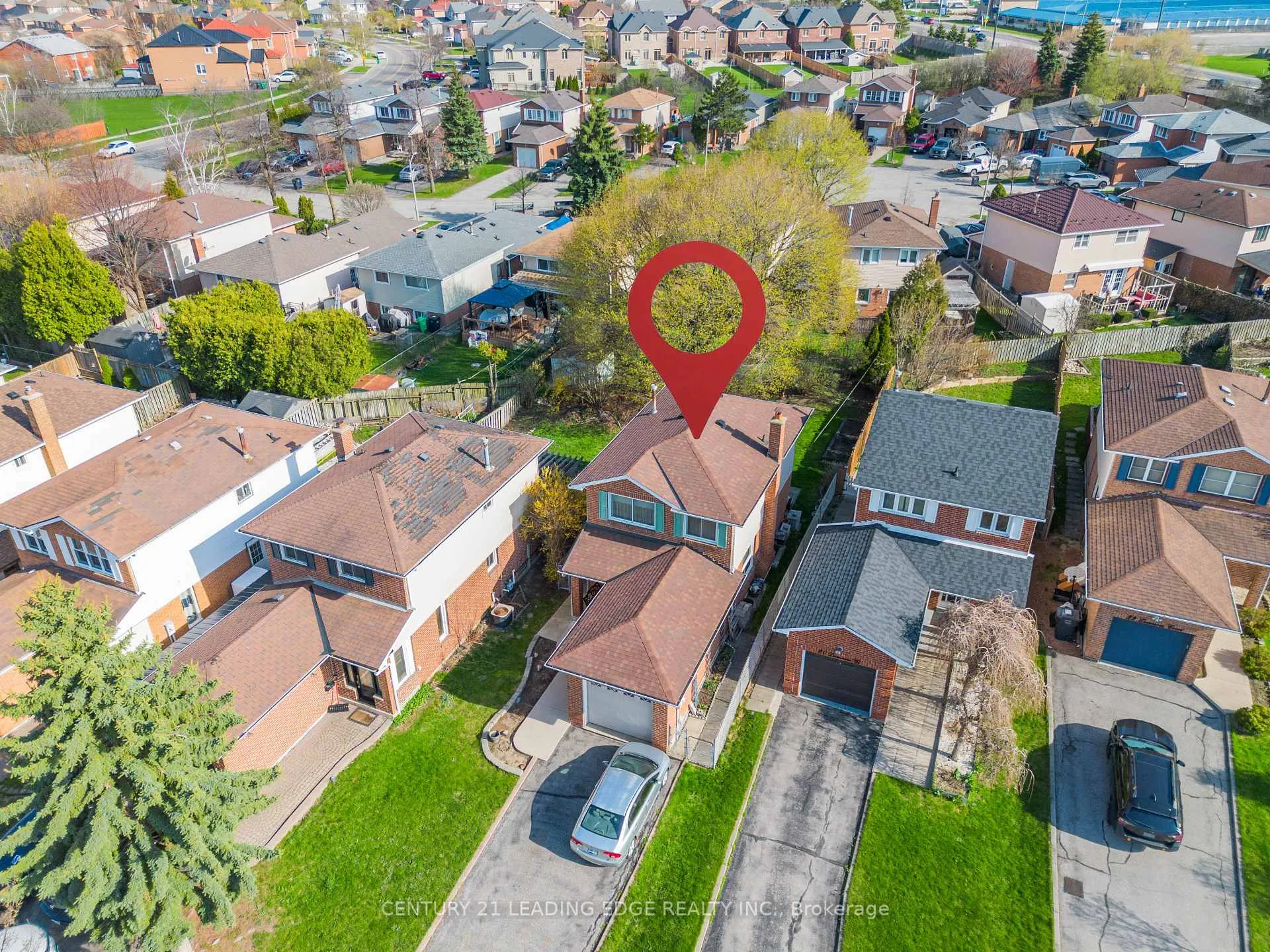 Photo 6 of 18 Luminous Court, Brampton, Heart Lake West — HOMEH