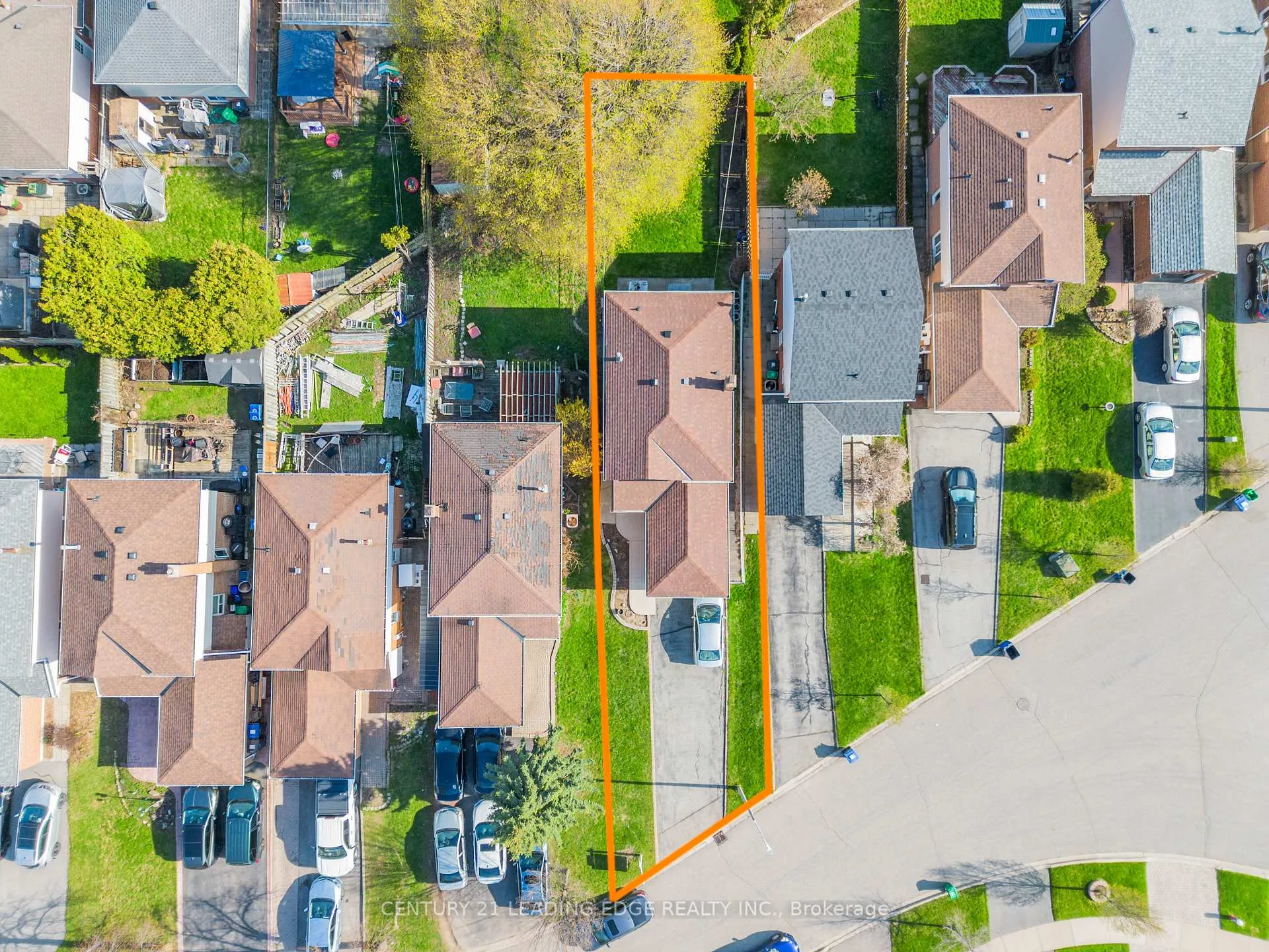 Photo 8 of 18 Luminous Court, Brampton, Heart Lake West — HOMEH