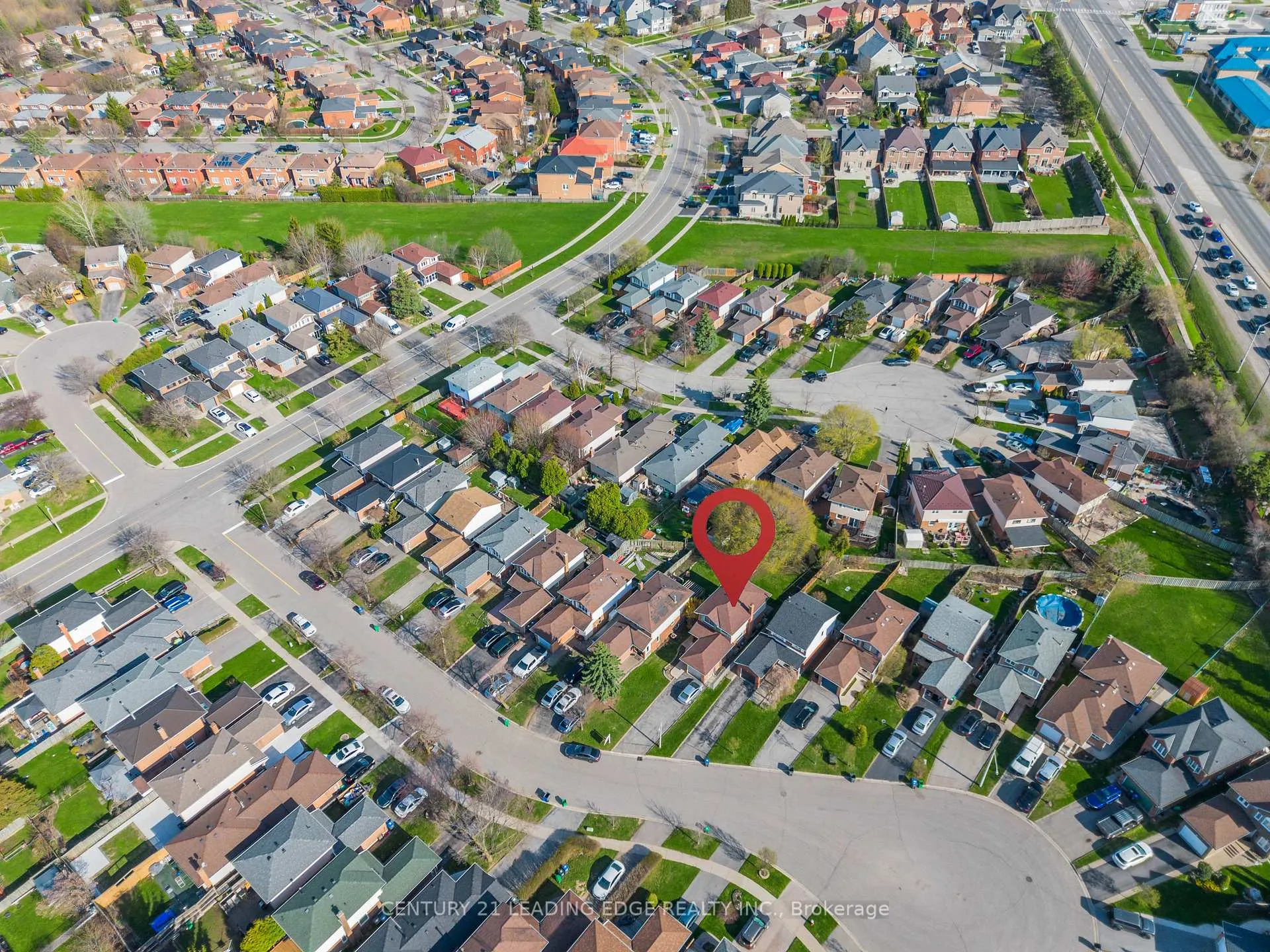 Photo 10 of 18 Luminous Court, Brampton, Heart Lake West — HOMEH