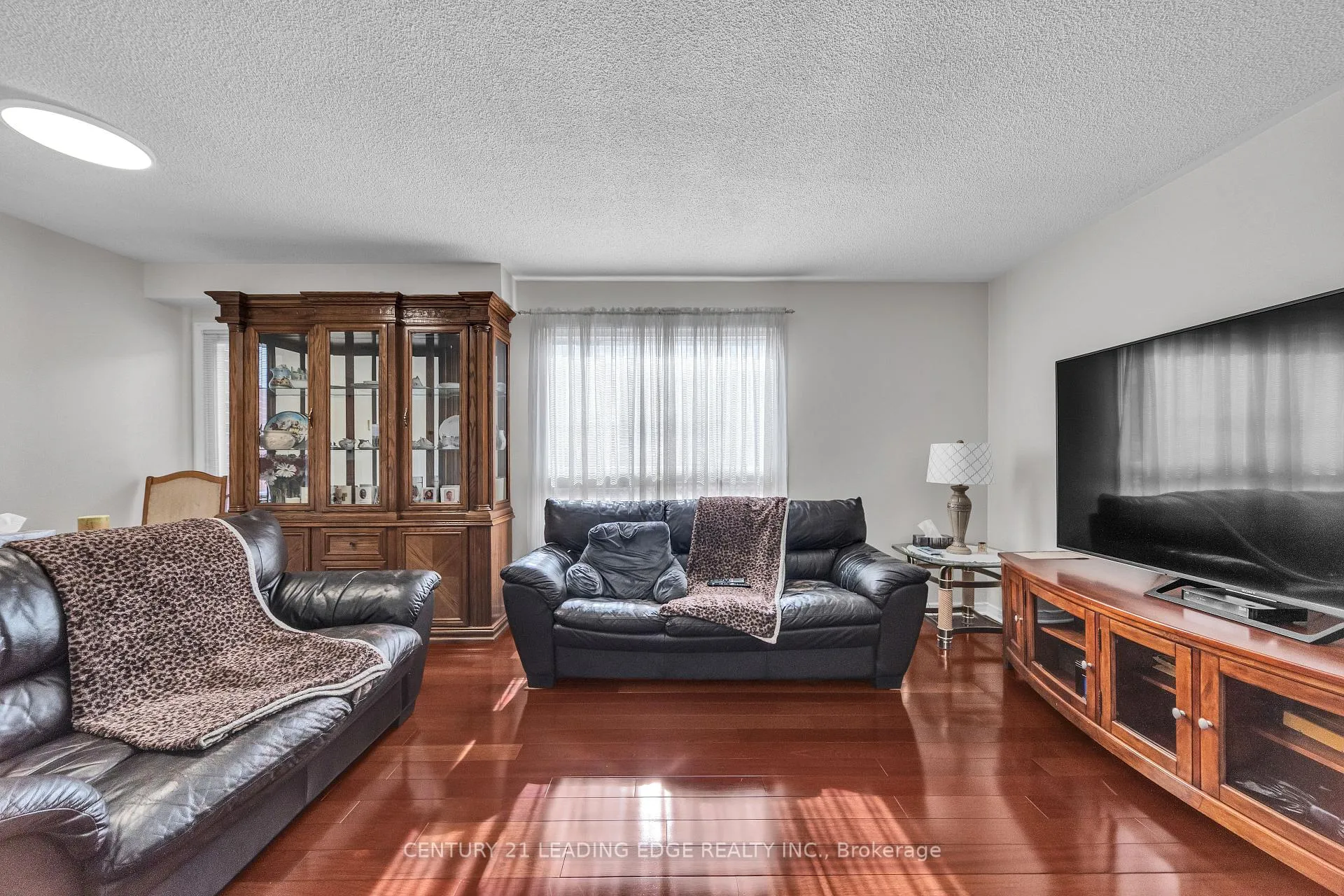 Photo 13 of 18 Luminous Court, Brampton, Heart Lake West — HOMEH