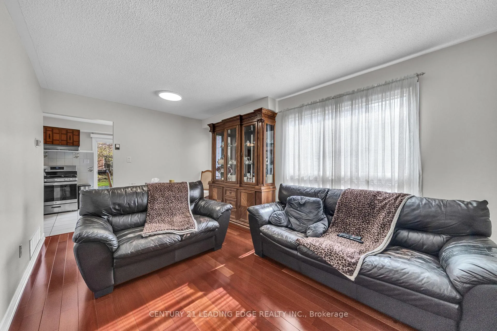 Photo 14 of 18 Luminous Court, Brampton, Heart Lake West — HOMEH