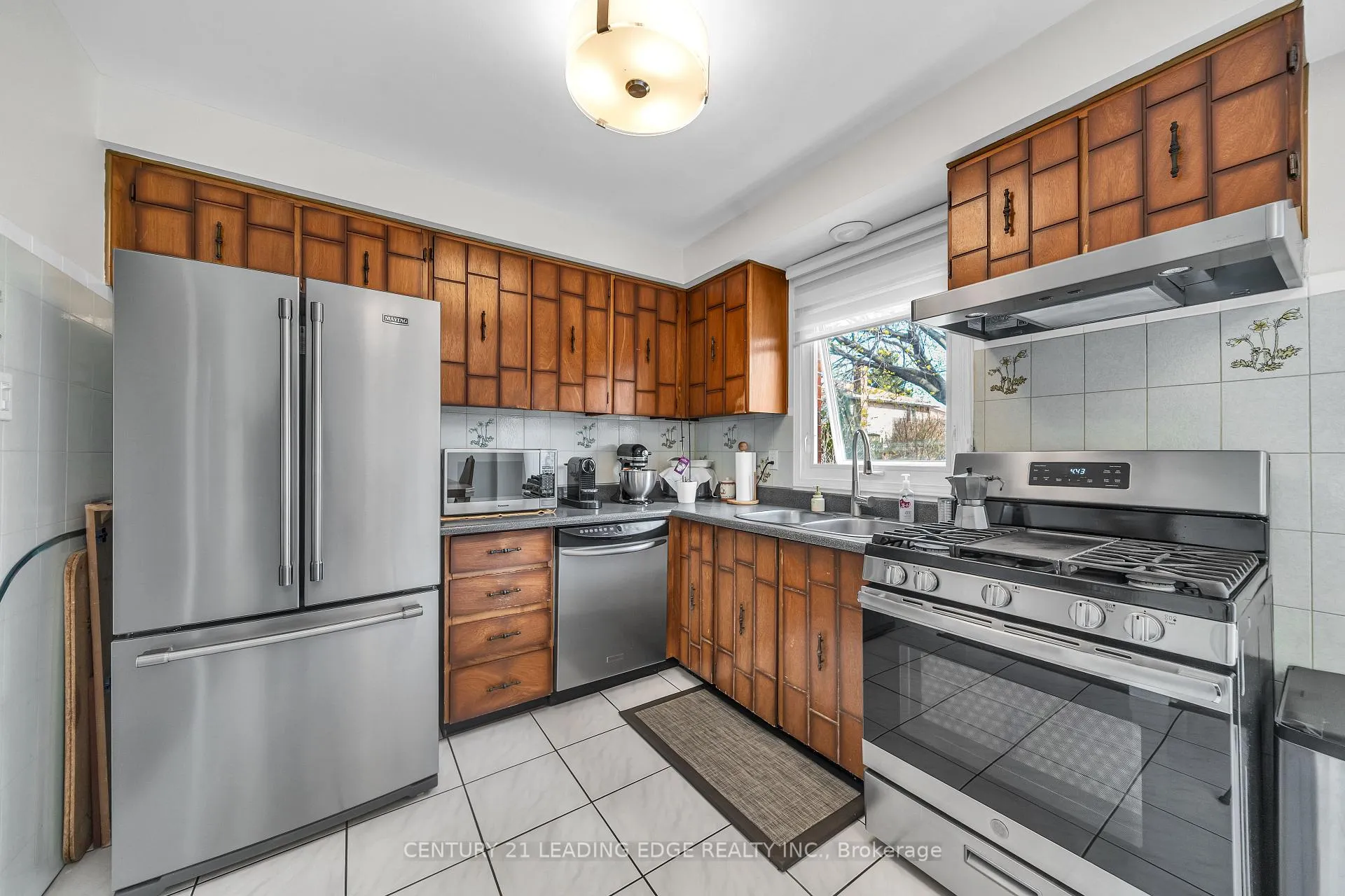 Photo 18 of 18 Luminous Court, Brampton, Heart Lake West — HOMEH