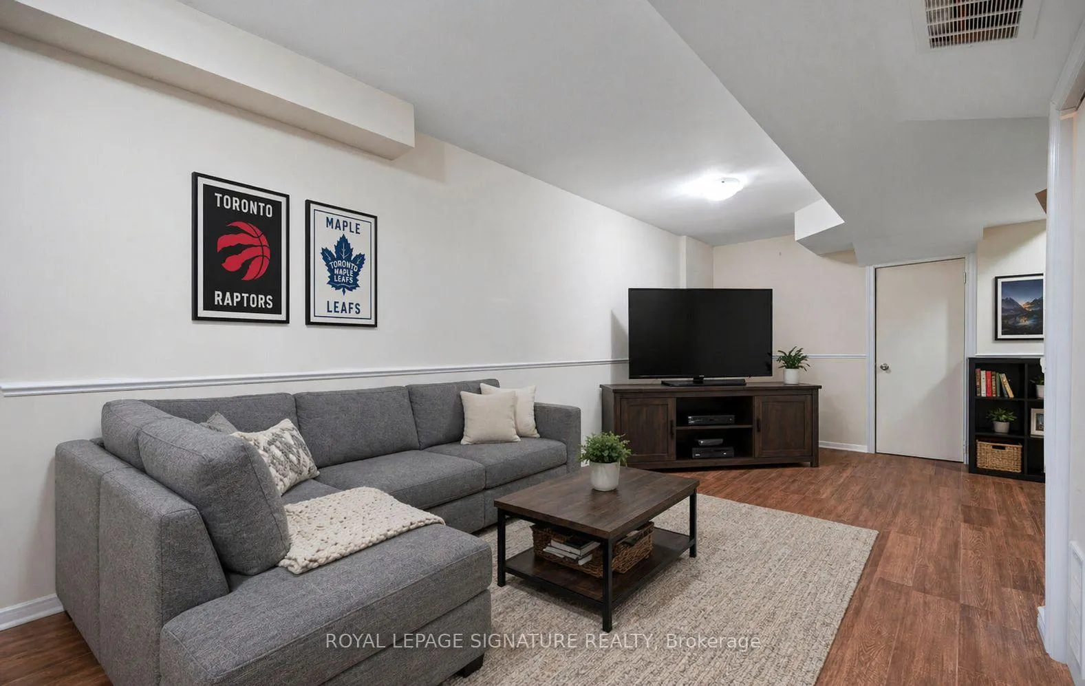 Photo 10 of 3 Lancewood Crescent, Brampton, Queen Street Corridor — HOMEH