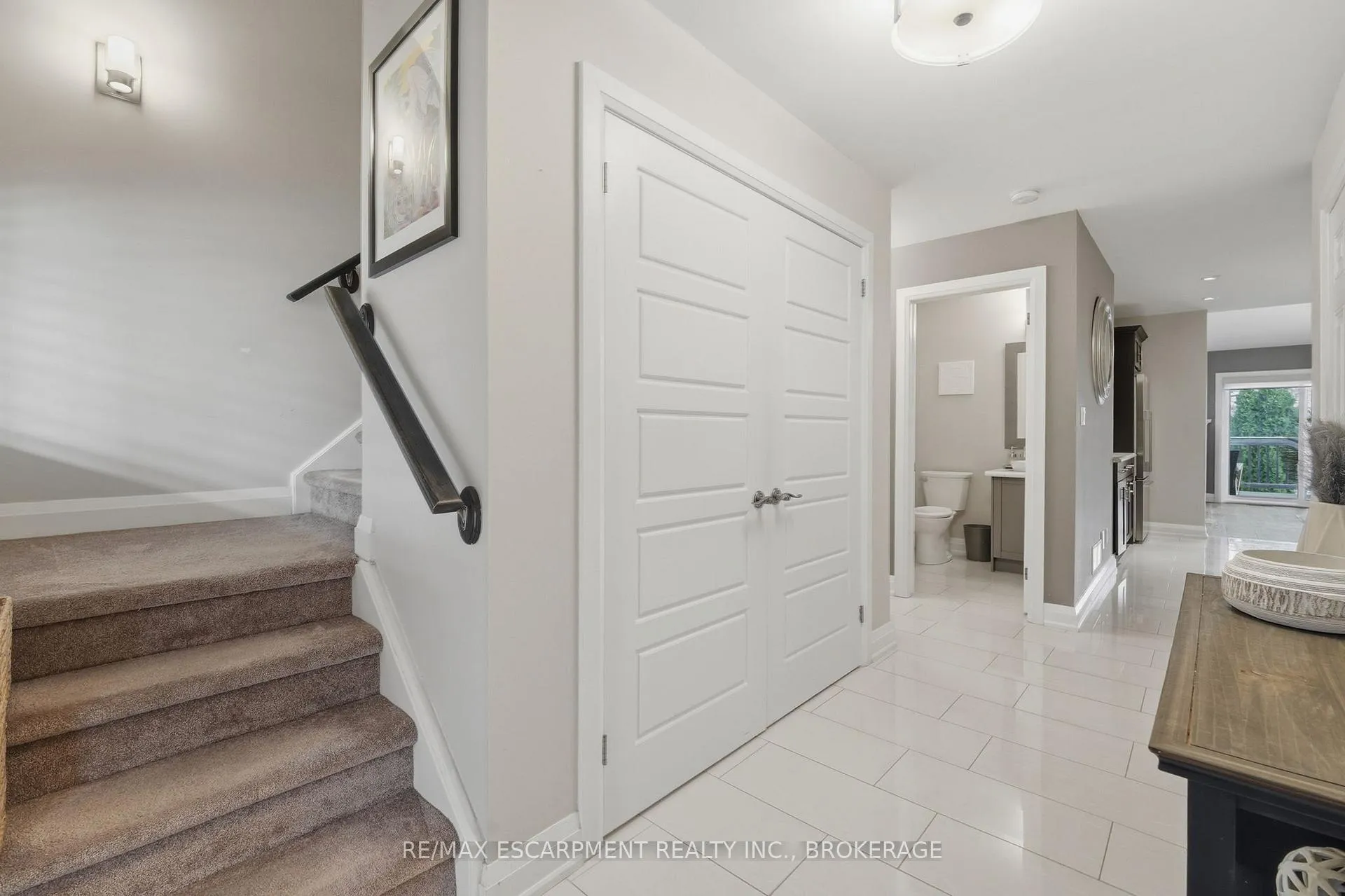 Photo 4 of Unit 26, 7 Gibson Place, St. Catharines, Downtown — HOMEH