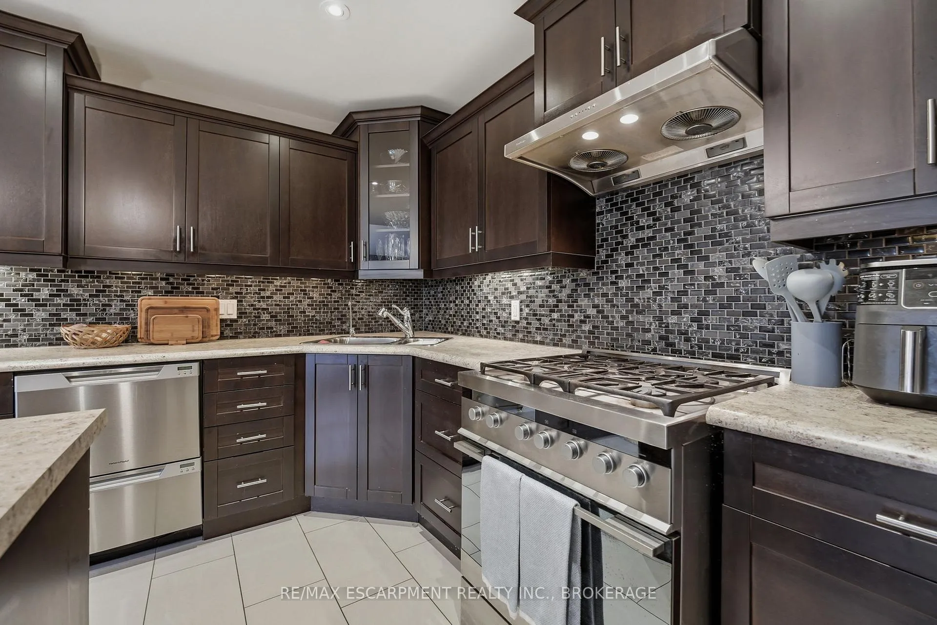 Photo 9 of Unit 26, 7 Gibson Place, St. Catharines, Downtown — HOMEH