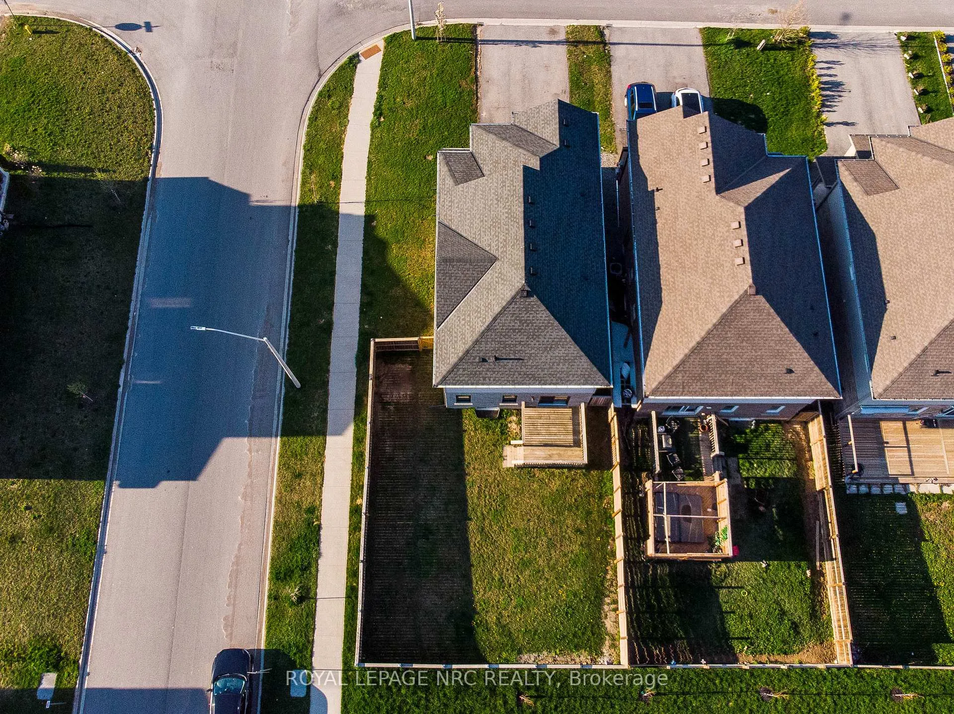 Photo 2 of 1 Sparkle Drive, Thorold, Rolling Meadows — HOMEH