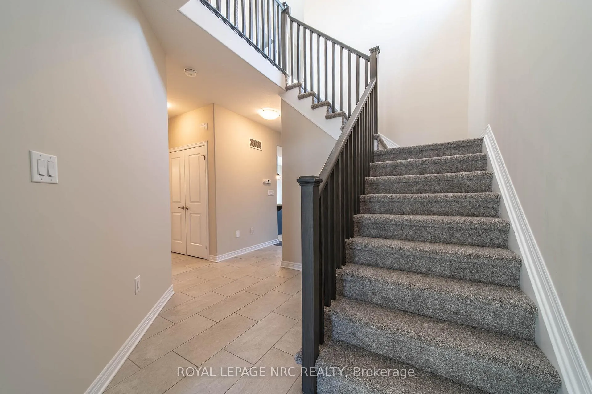 Photo 5 of 1 Sparkle Drive, Thorold, Rolling Meadows — HOMEH