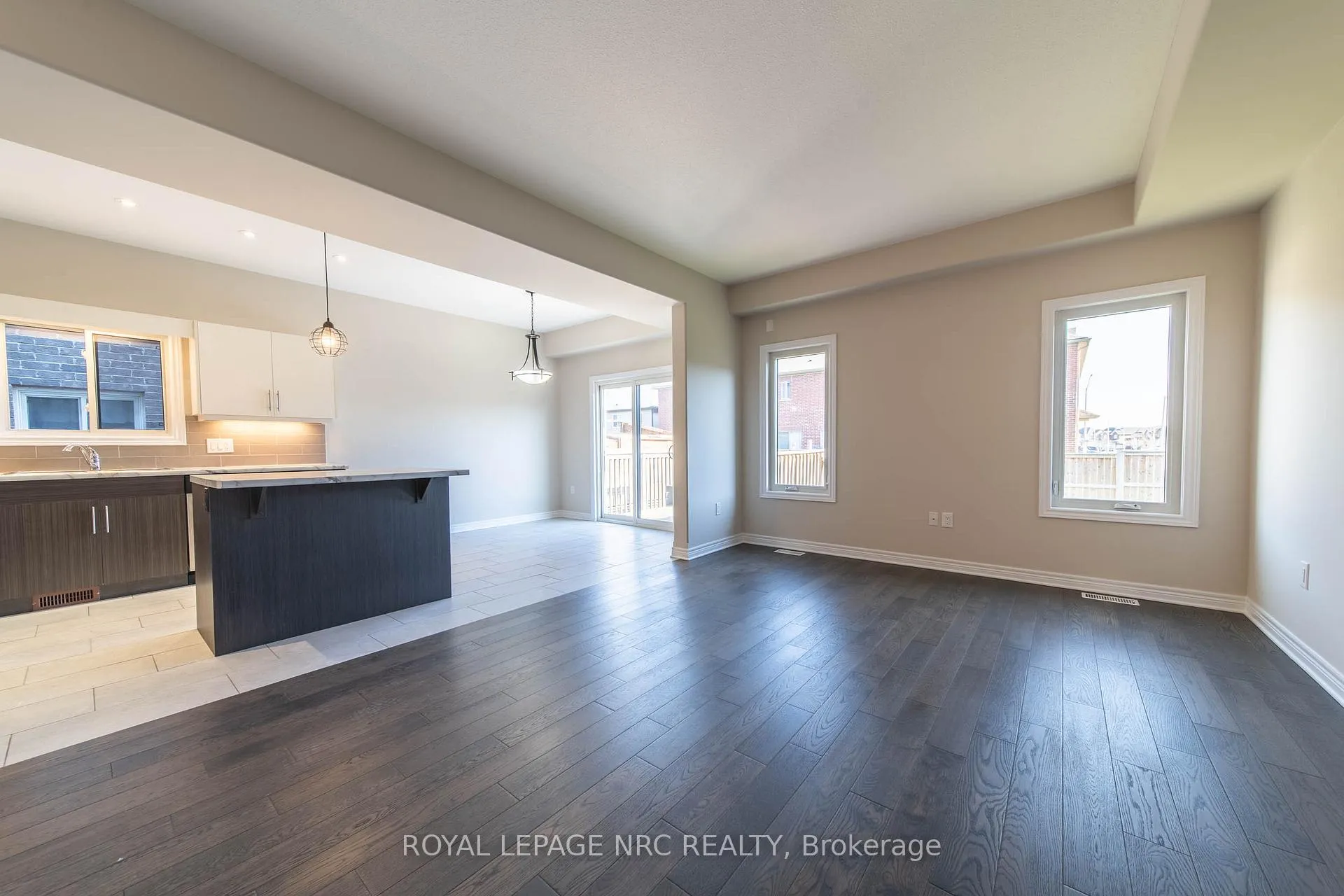 Photo 8 of 1 Sparkle Drive, Thorold, Rolling Meadows — HOMEH