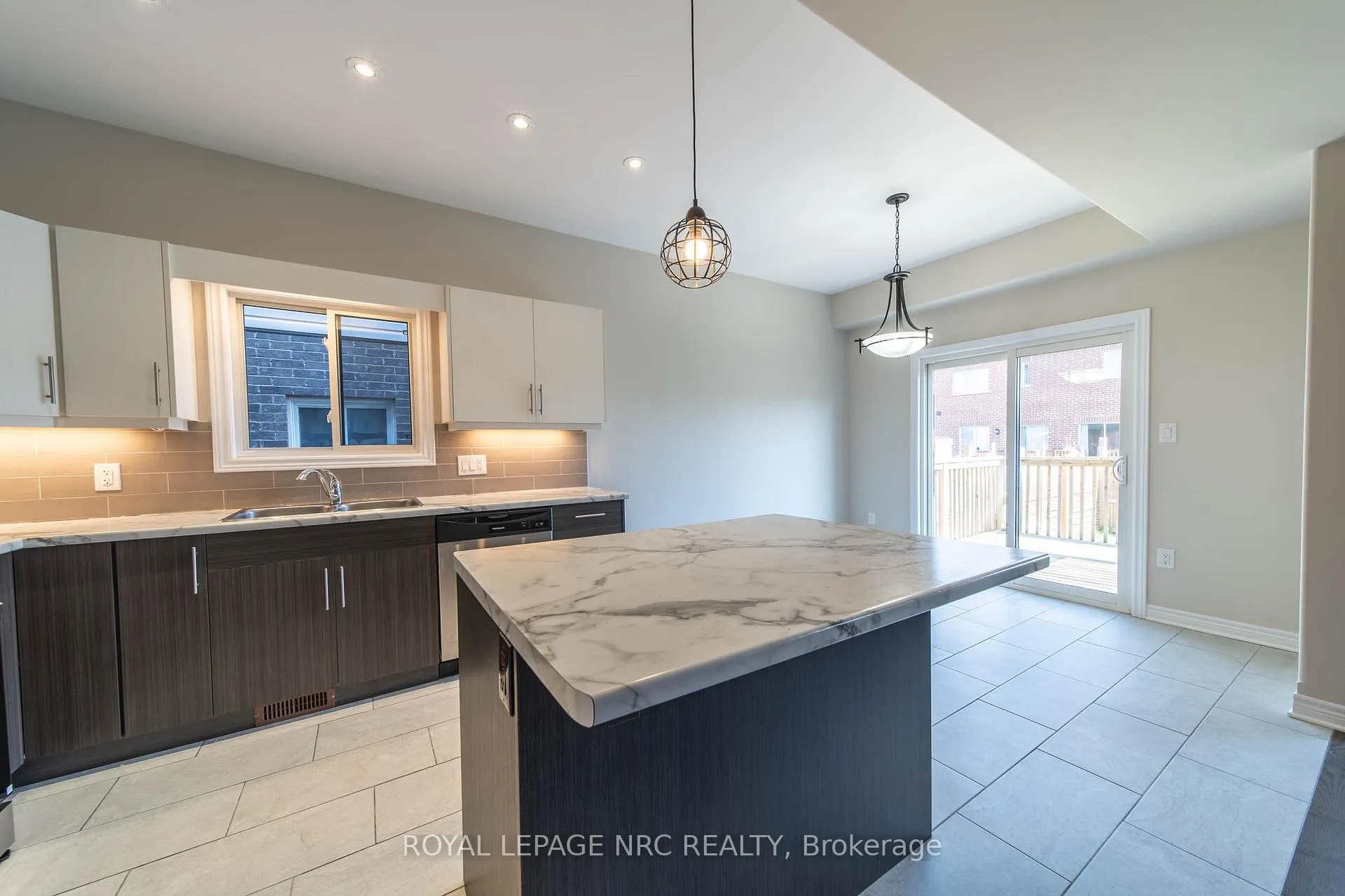Photo 12 of 1 Sparkle Drive, Thorold, Rolling Meadows — HOMEH