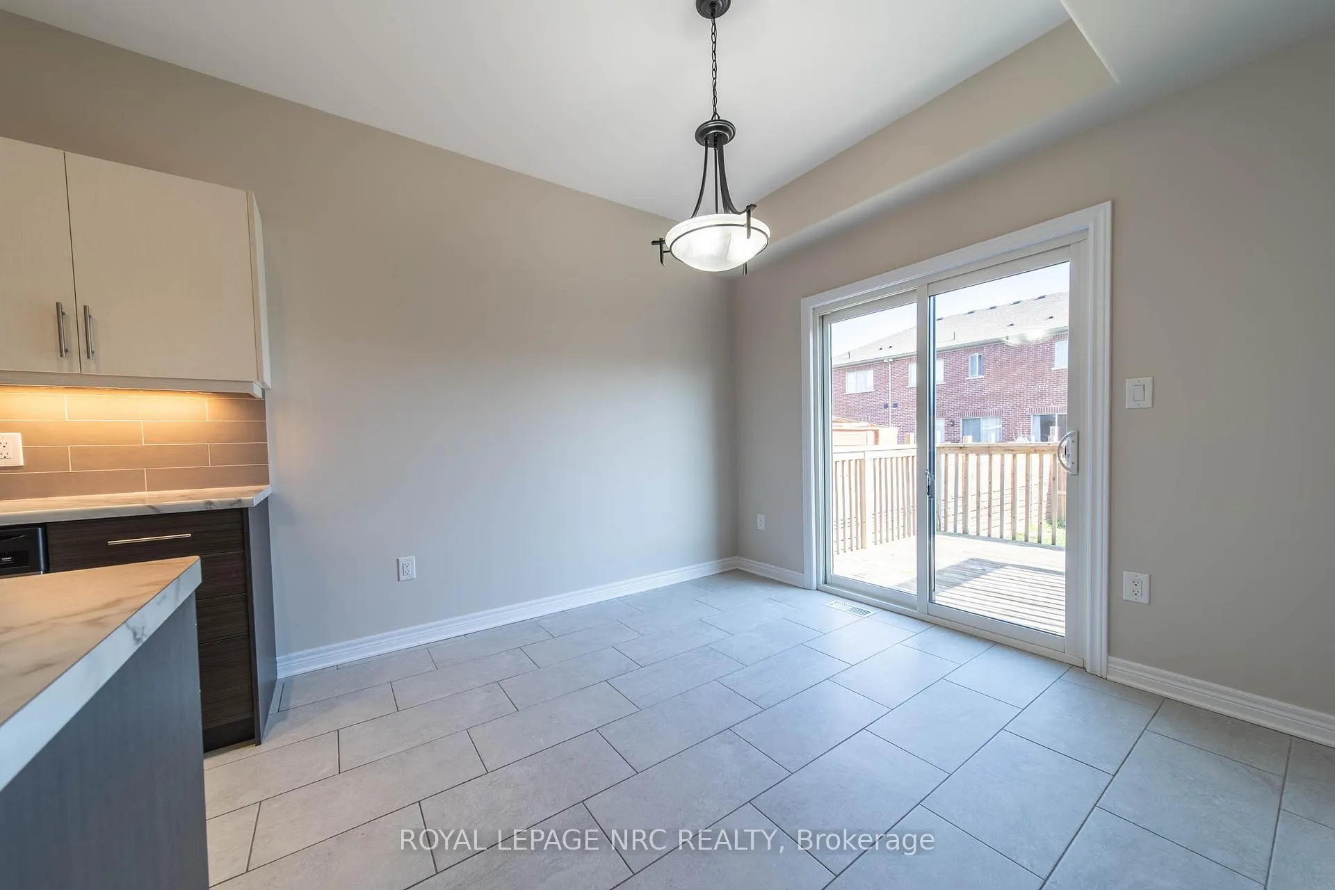 Photo 13 of 1 Sparkle Drive, Thorold, Rolling Meadows — HOMEH