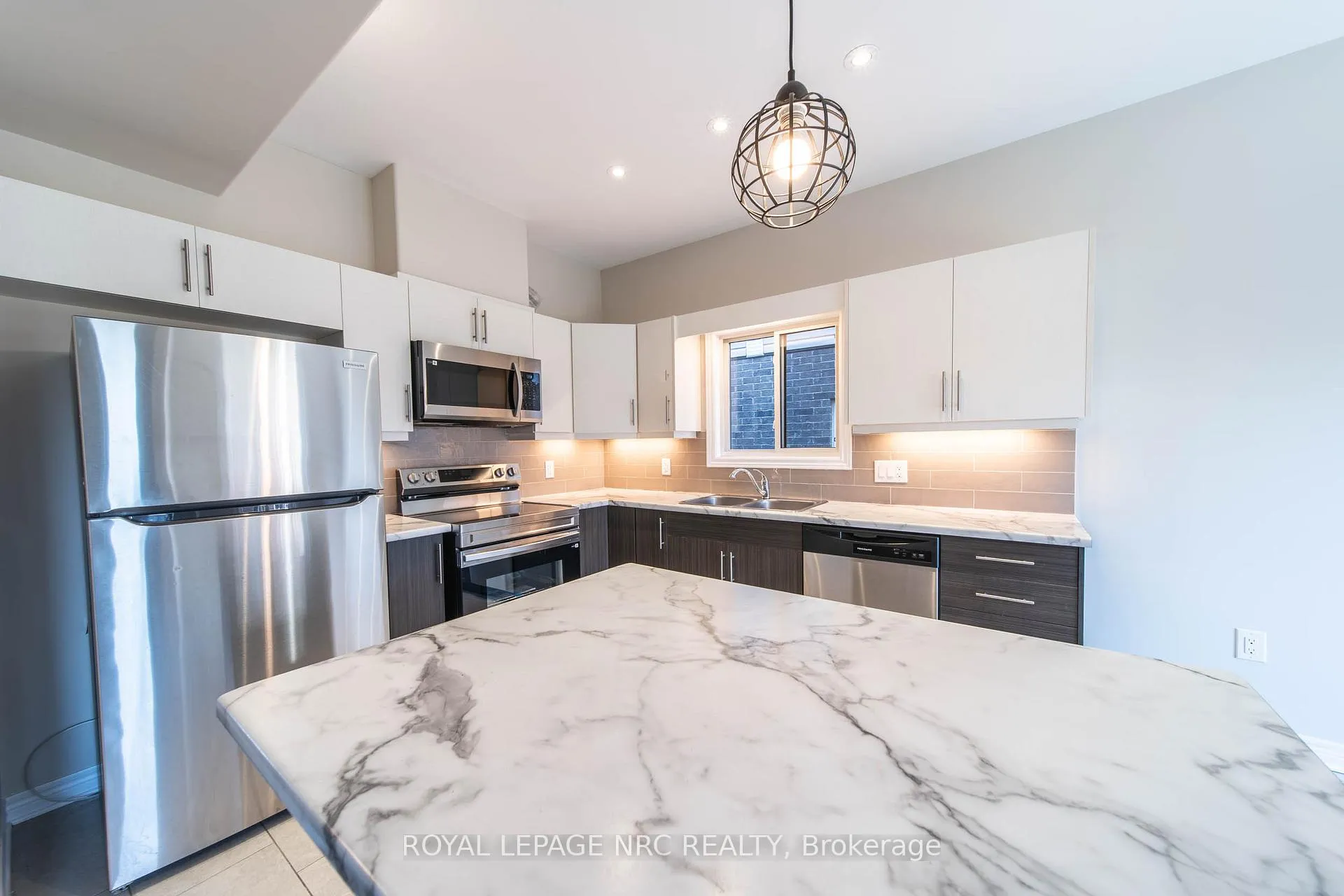 Photo 16 of 1 Sparkle Drive, Thorold, Rolling Meadows — HOMEH