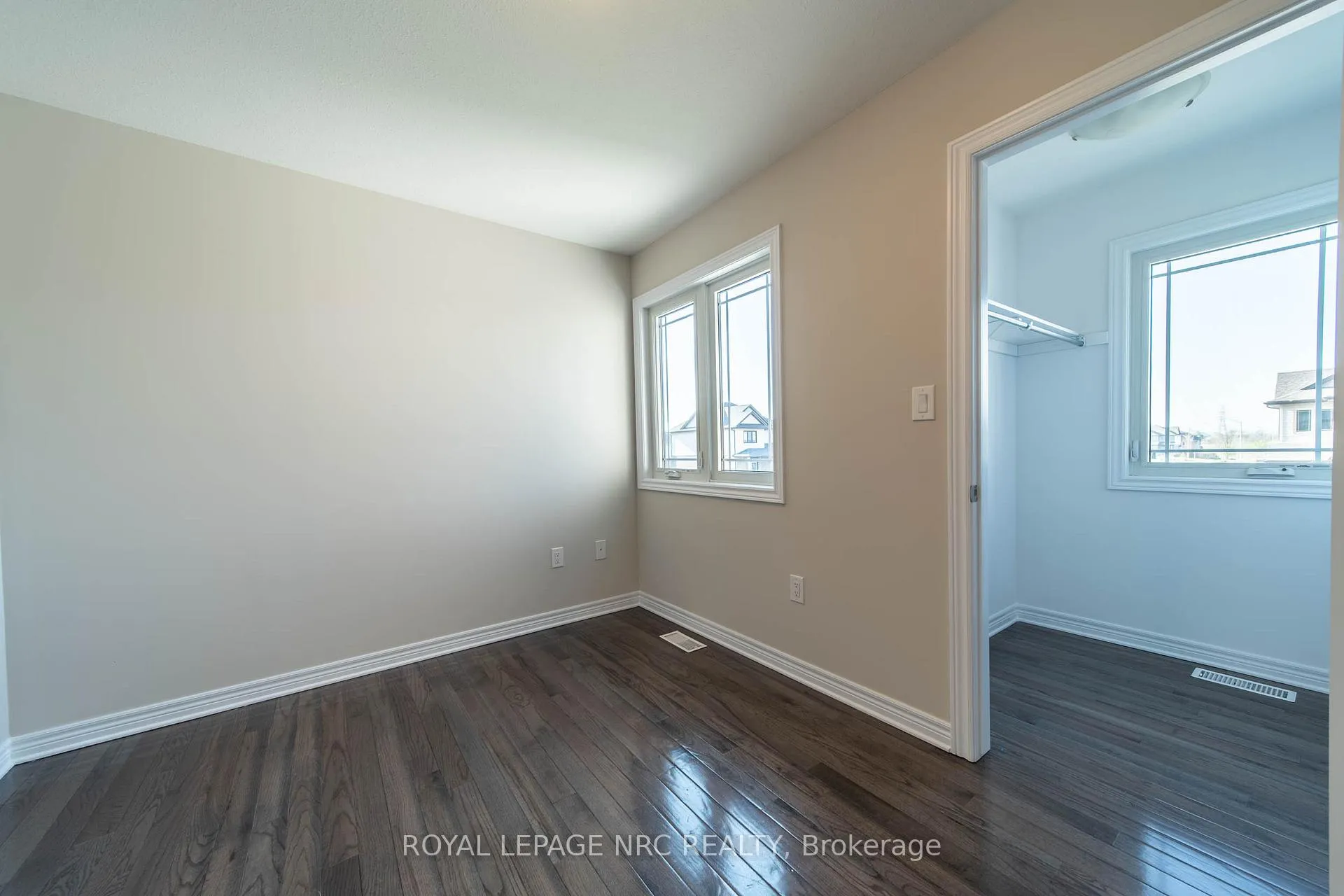 Photo 17 of 1 Sparkle Drive, Thorold, Rolling Meadows — HOMEH
