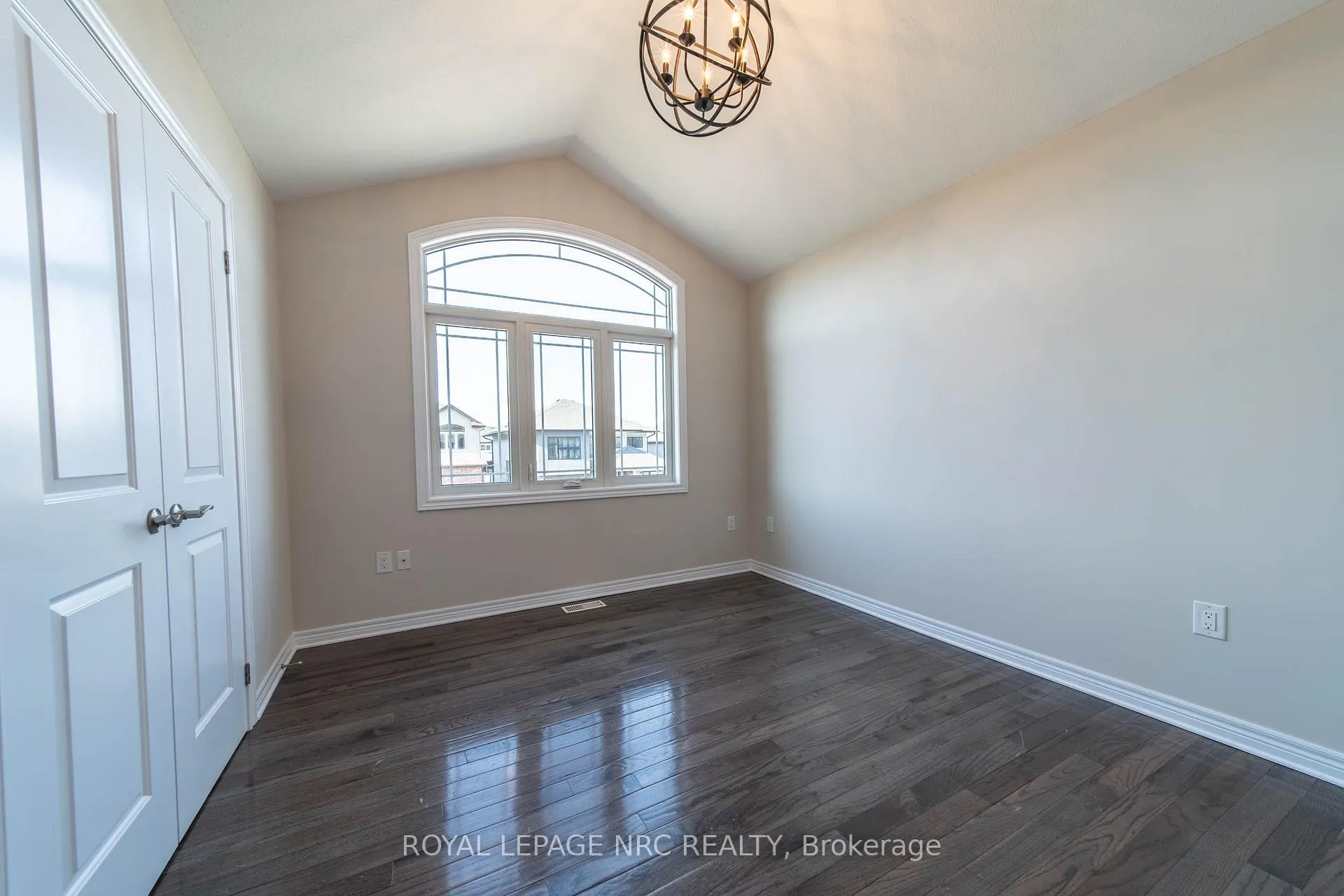 Photo 19 of 1 Sparkle Drive, Thorold, Rolling Meadows — HOMEH