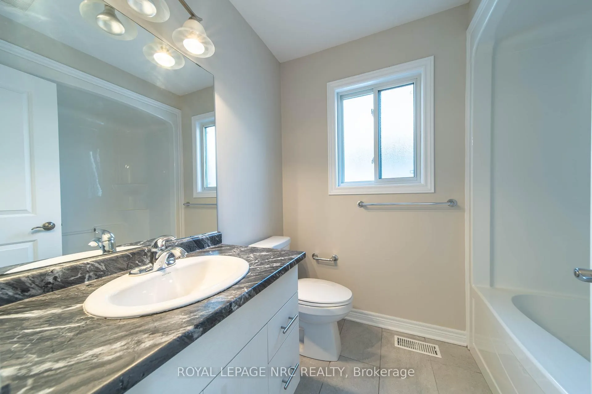 Photo 20 of 1 Sparkle Drive, Thorold, Rolling Meadows — HOMEH