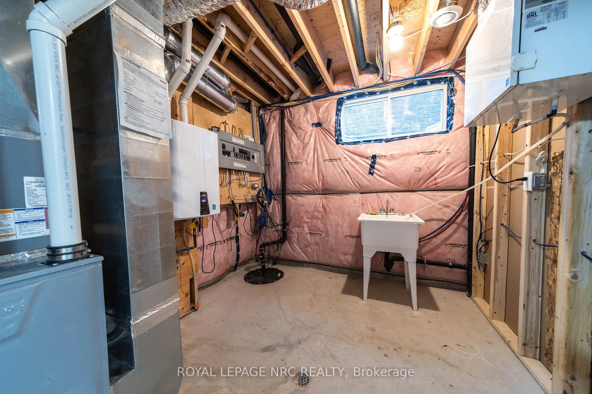 Photo 28 of 1 Sparkle Drive, Thorold, Rolling Meadows — HOMEH
