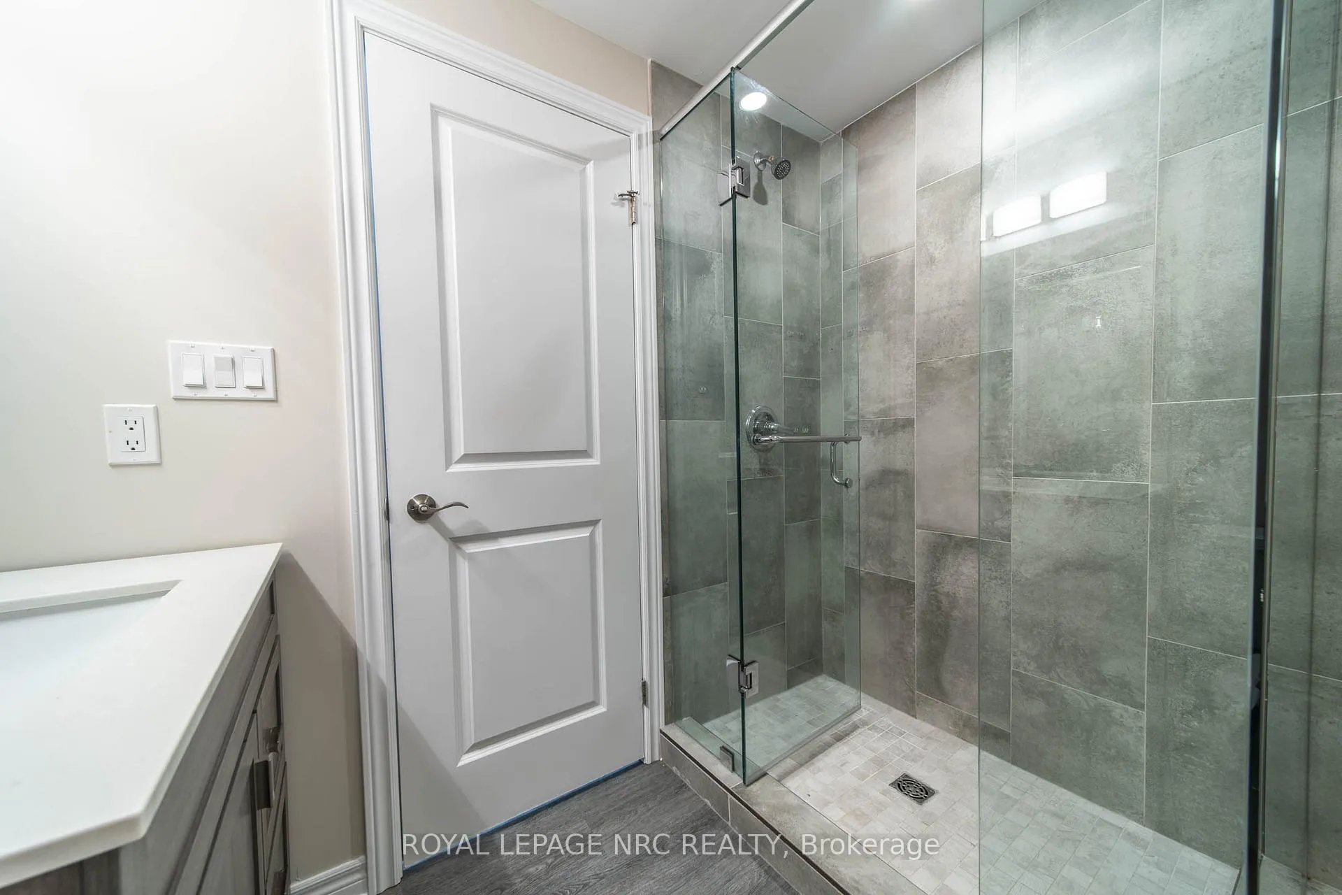 Photo 32 of 1 Sparkle Drive, Thorold, Rolling Meadows — HOMEH