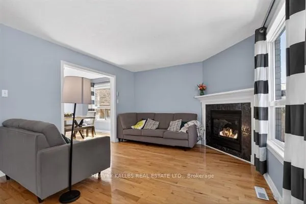 Photo 9 of 71 Beardmore Crescent, Halton Hills, Acton — HOMEH