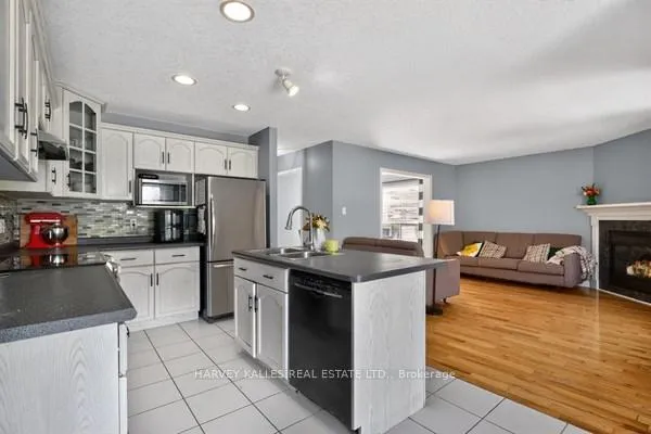 Photo 17 of 71 Beardmore Crescent, Halton Hills, Acton — HOMEH