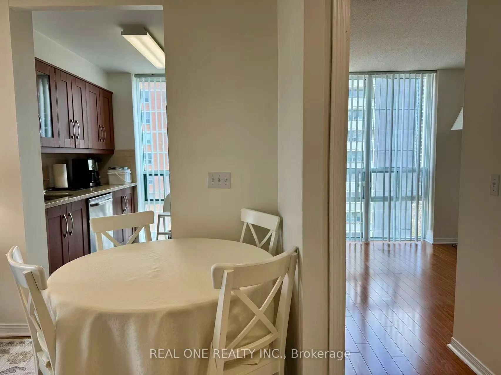 Photo 5 of Unit 1507, 15 Michael Power Place, Etobicoke, Islington-City Centre West — HOMEH