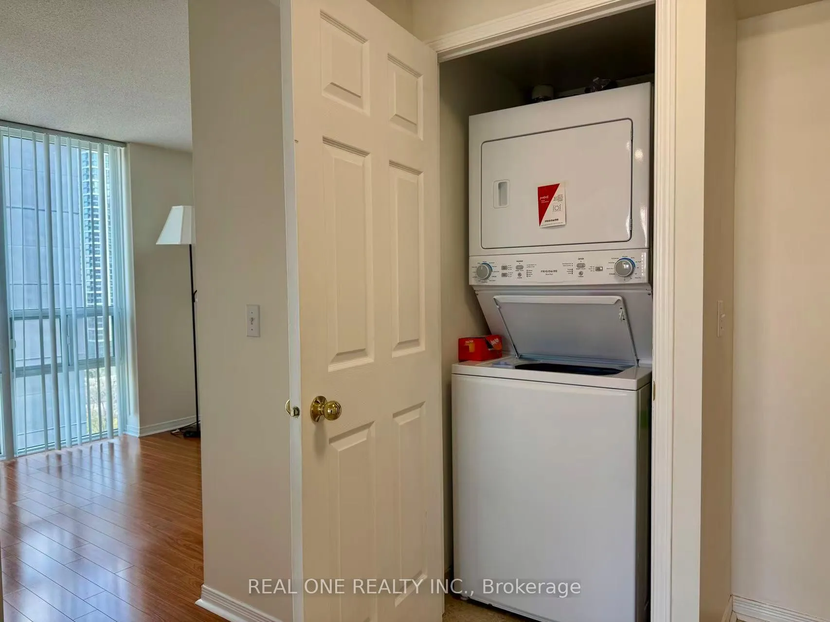 Photo 7 of Unit 1507, 15 Michael Power Place, Etobicoke, Islington-City Centre West — HOMEH