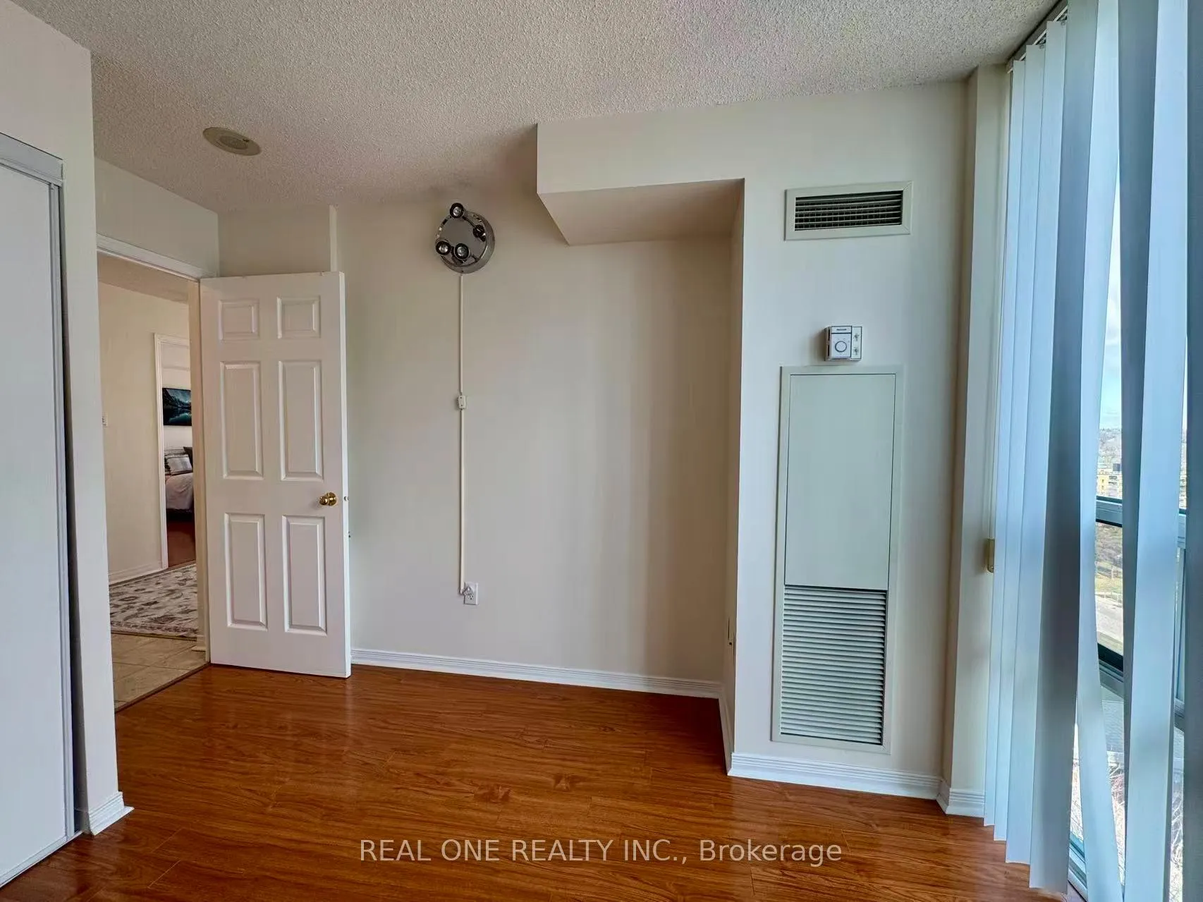 Photo 10 of Unit 1507, 15 Michael Power Place, Etobicoke, Islington-City Centre West — HOMEH
