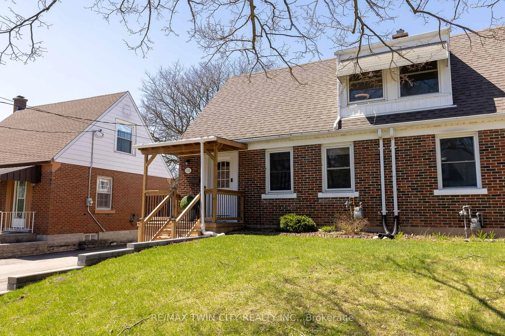 Photo 3 of 110 Lorne Crescent, Kitchener — HOMEH