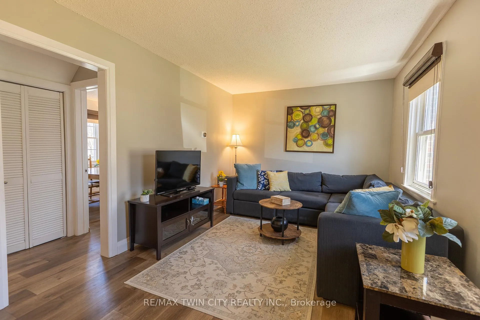 Photo 5 of 110 Lorne Crescent, Kitchener — HOMEH