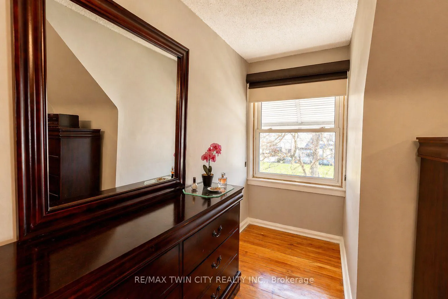 Photo 17 of 110 Lorne Crescent, Kitchener — HOMEH