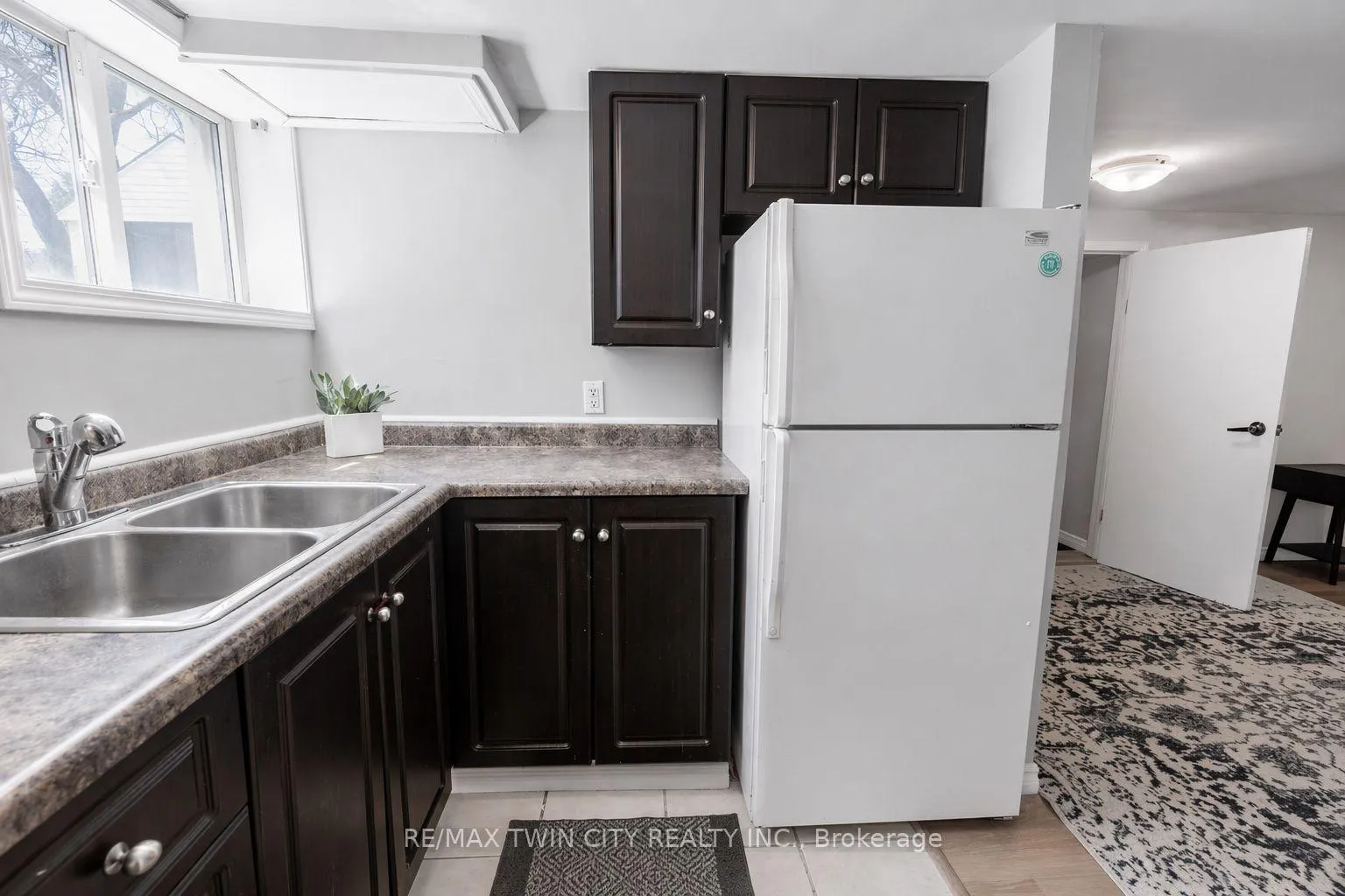Photo 24 of 110 Lorne Crescent, Kitchener — HOMEH